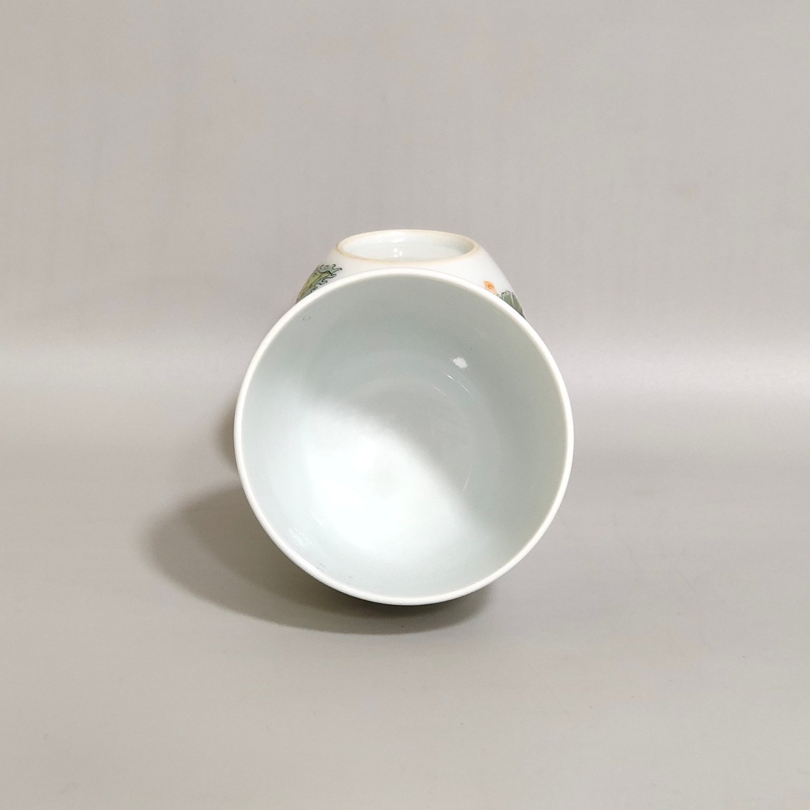 Qing Dynasty Kangxi A five-color carved baby play cup
