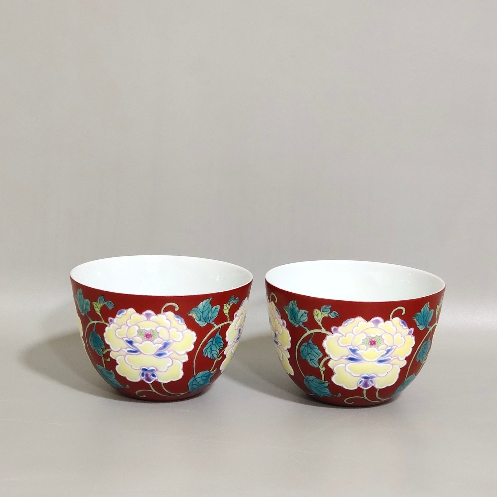 Qing Dynasty Kangxi Coral red flower cup