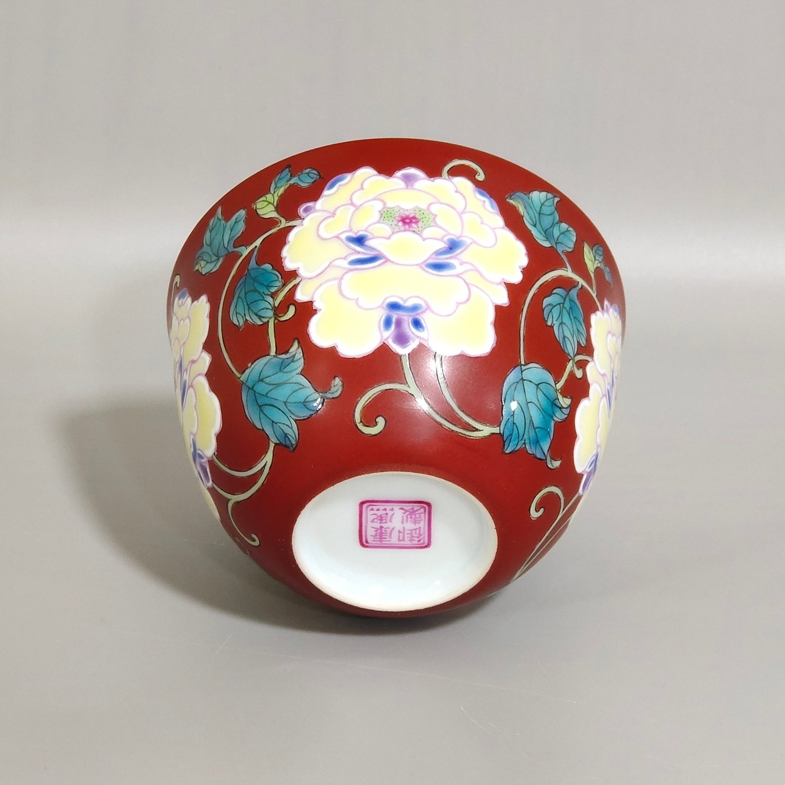 Qing Dynasty Kangxi Coral red flower cup