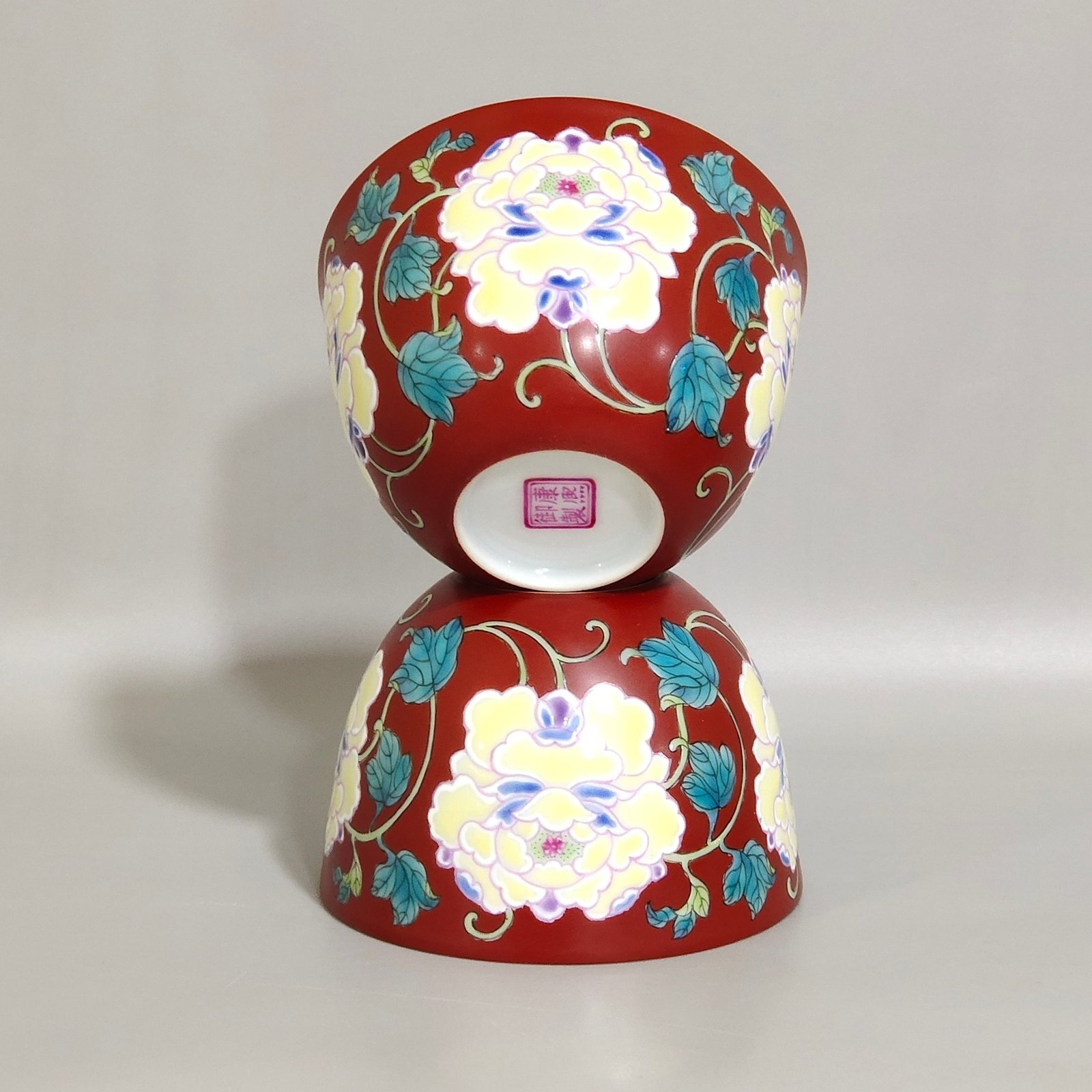Qing Dynasty Kangxi Coral red flower cup