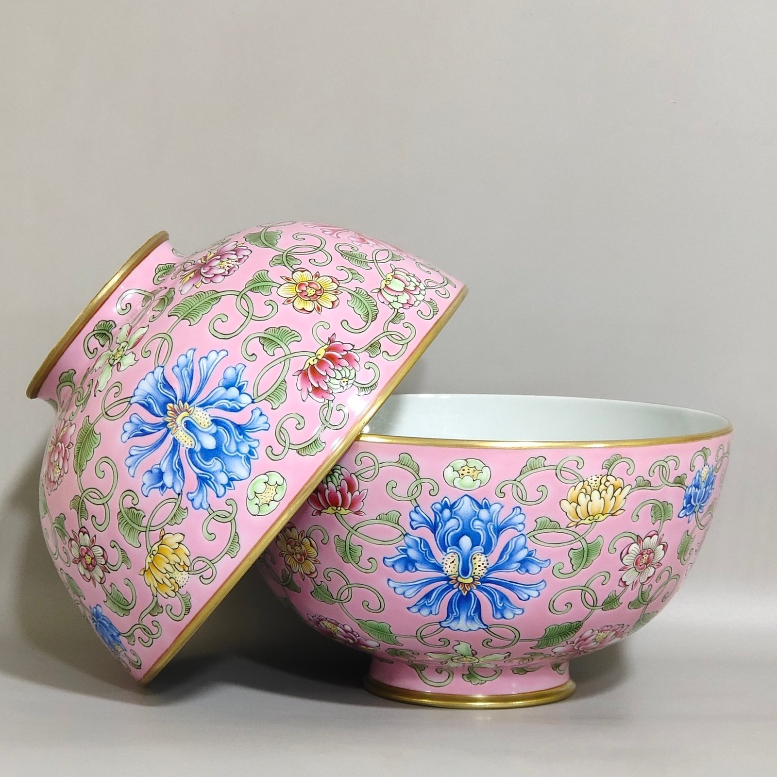 Qing Dynasty Kangxi Imperial Flour Mill Flower Bowl