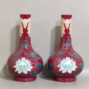 Qing Dynasty Kangxi Carmine red flower vase