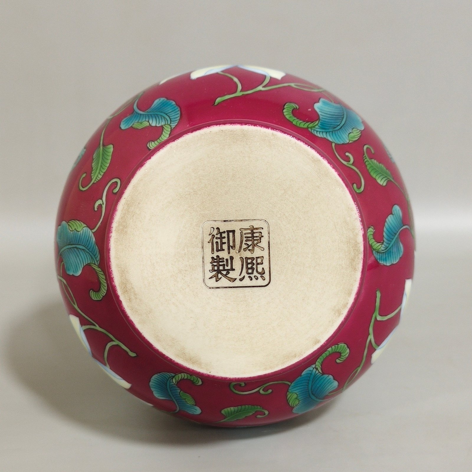 Qing Dynasty Kangxi Carmine red flower vase