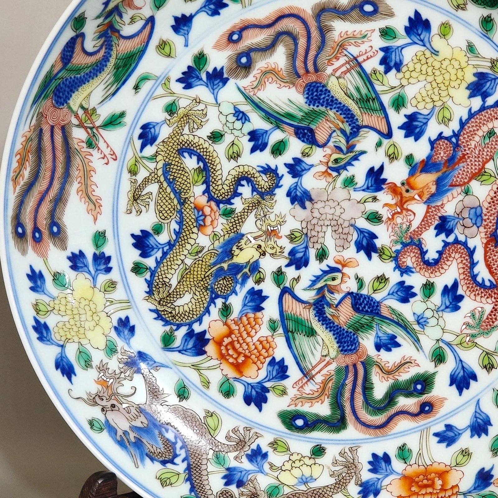 Qing Dynasty Kangxi color dragon and phoenix in auspicious disk