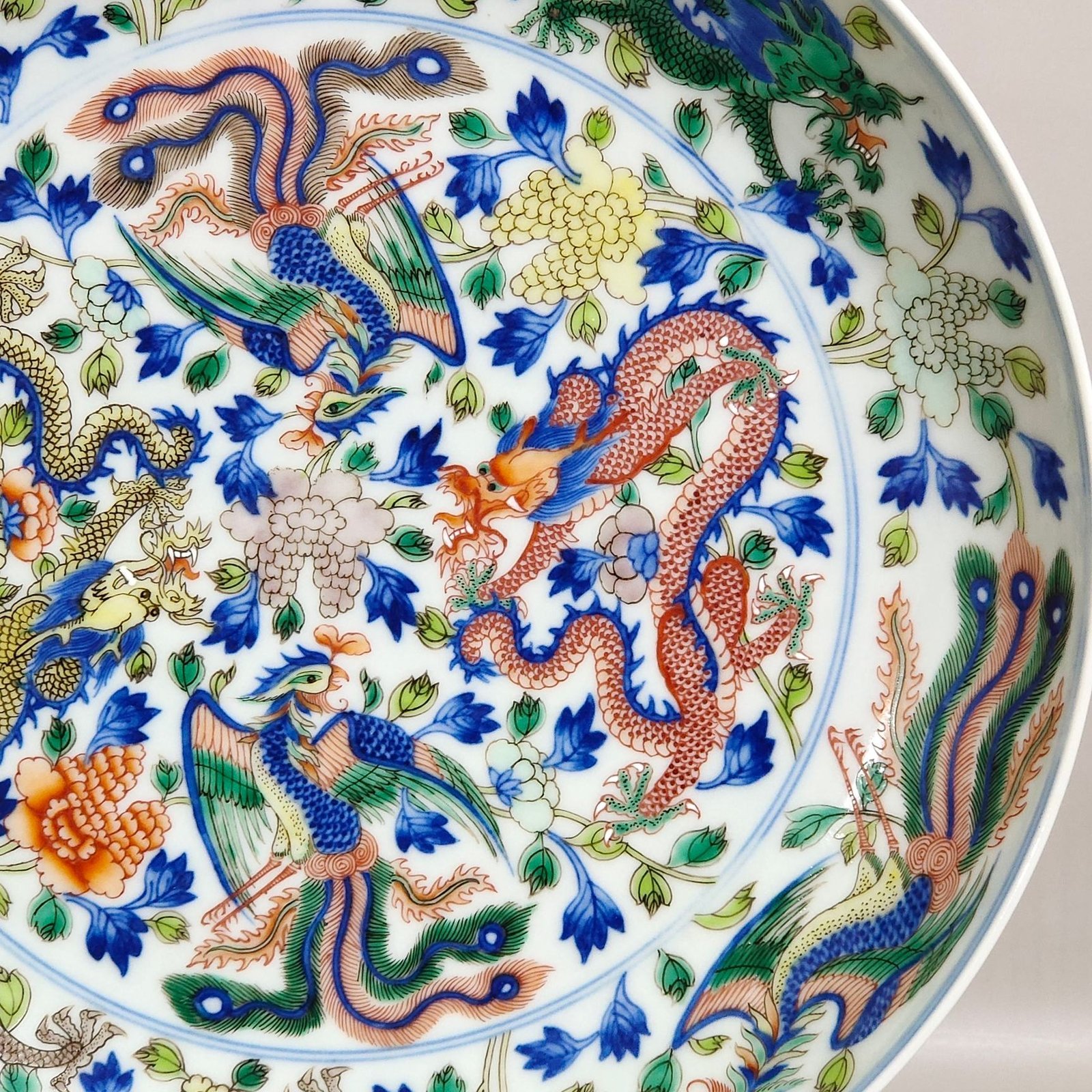 Qing Dynasty Kangxi color dragon and phoenix in auspicious disk