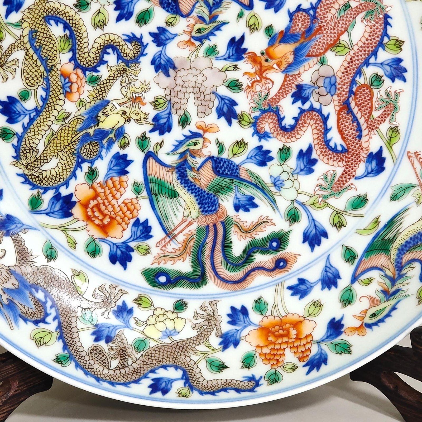 Qing Dynasty Kangxi color dragon and phoenix in auspicious disk