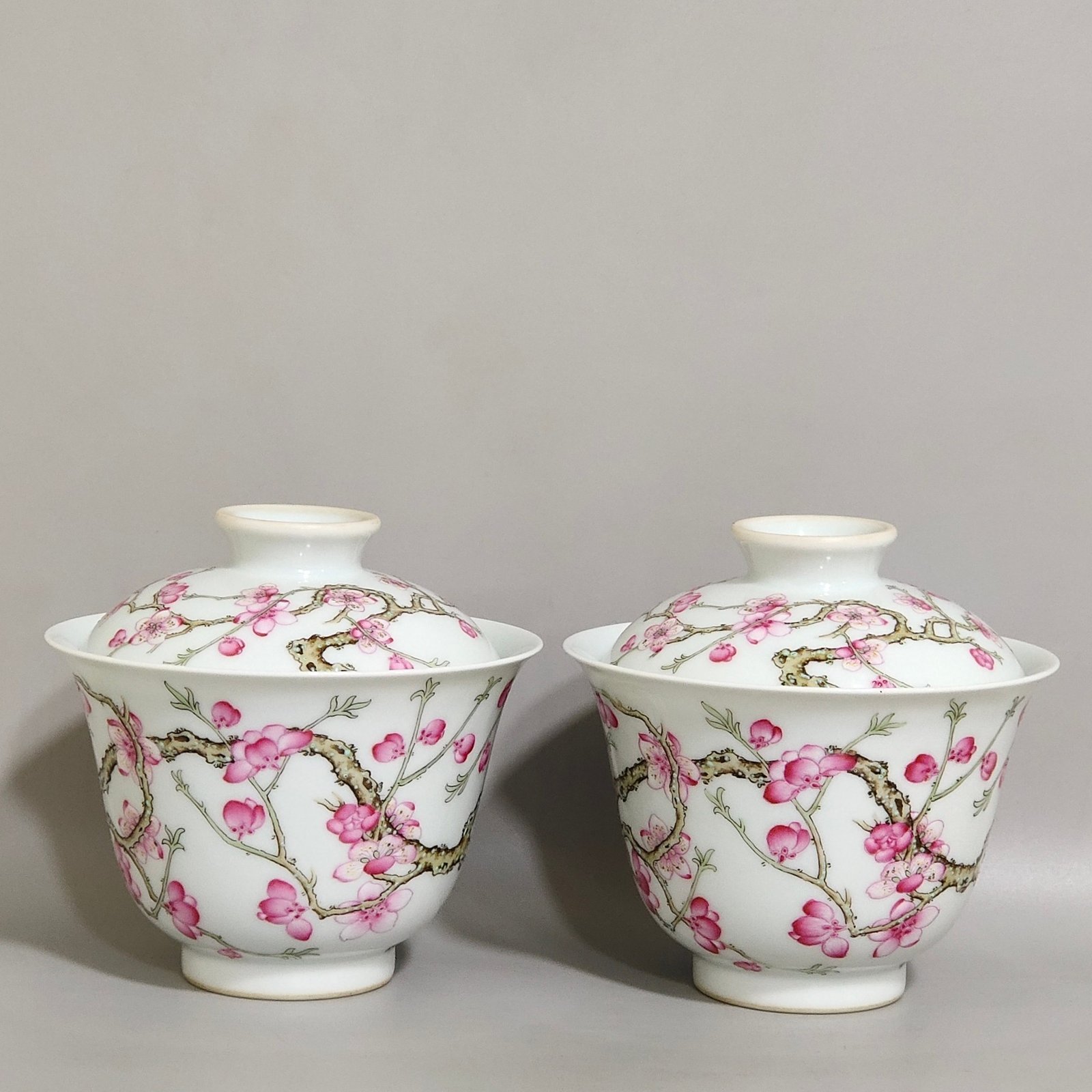 Qing Dynasty Daoguang plum blossom pattern poem-inscribed bowl