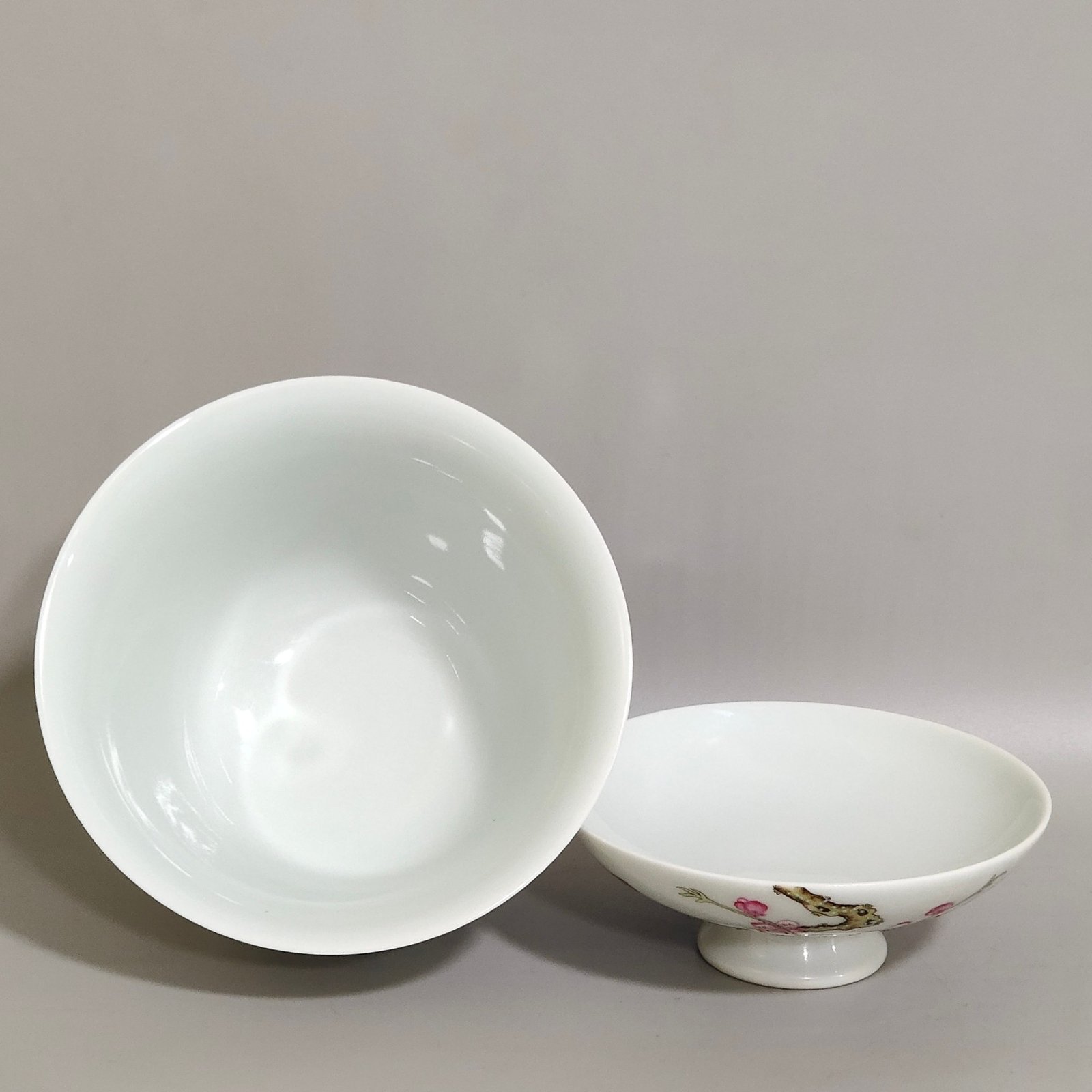 Qing Dynasty Daoguang plum blossom pattern poem-inscribed bowl