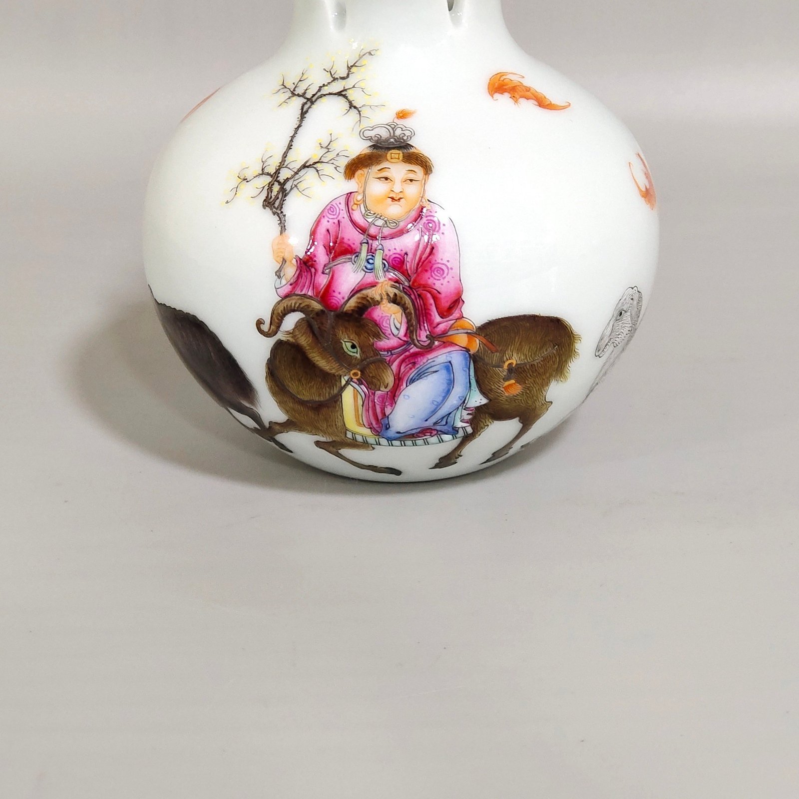 Qing Dynasty Yongzheng Sanyang Kaitai pomegranate water bowl