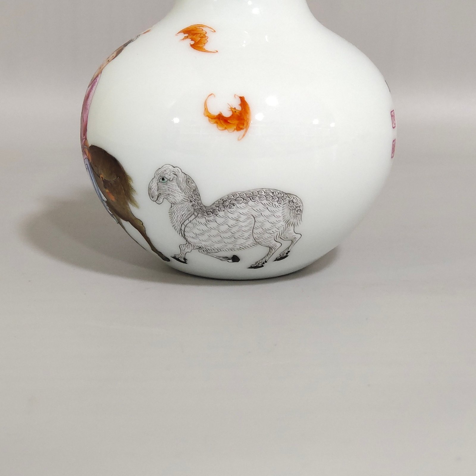Qing Dynasty Yongzheng Sanyang Kaitai pomegranate water bowl