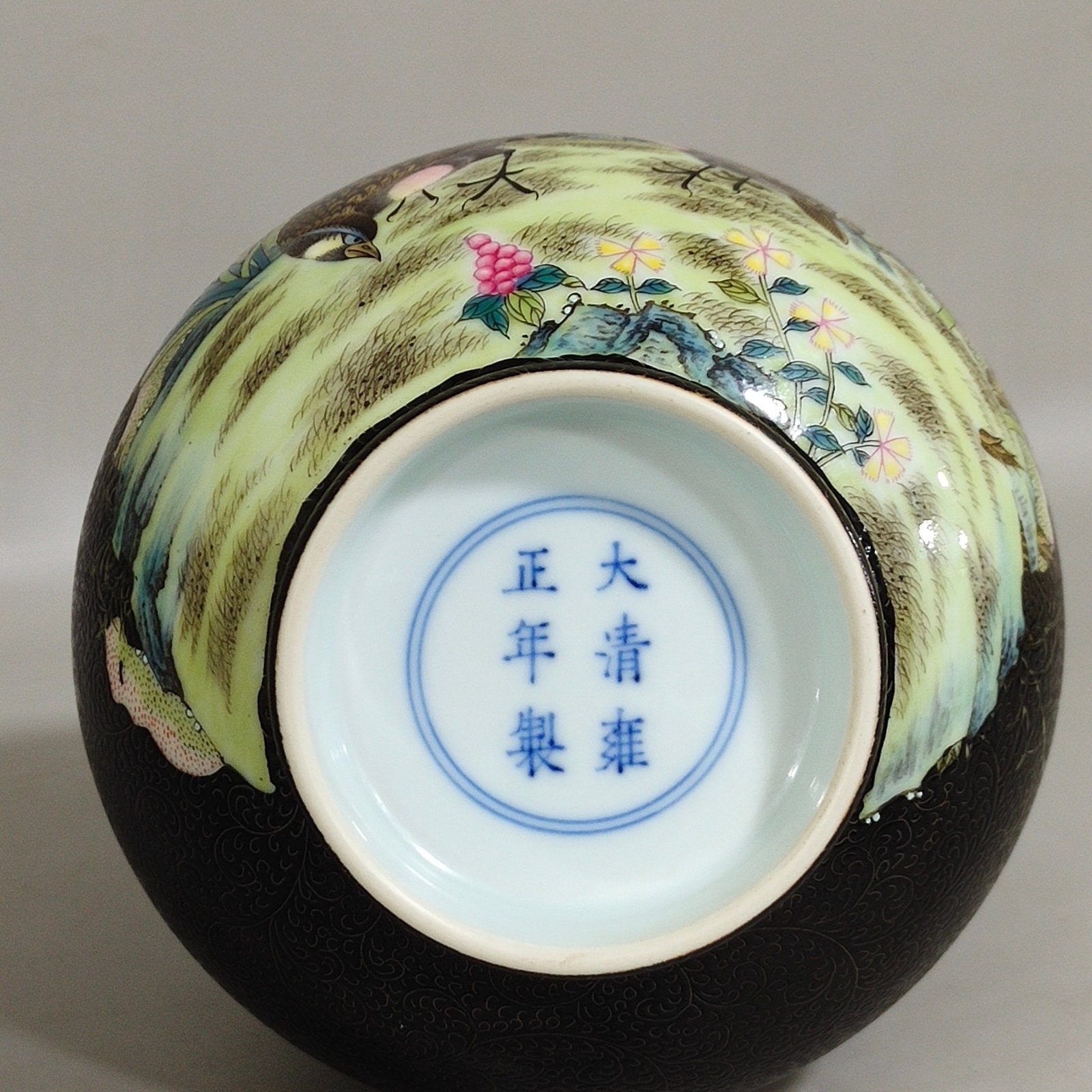 Qing Dynasty Yongzheng black gold glaze grilled garlic vase