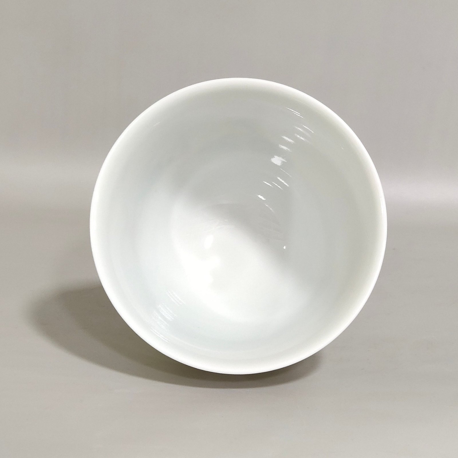 Qing Dynasty Yongzheng Wufu character story bell cup