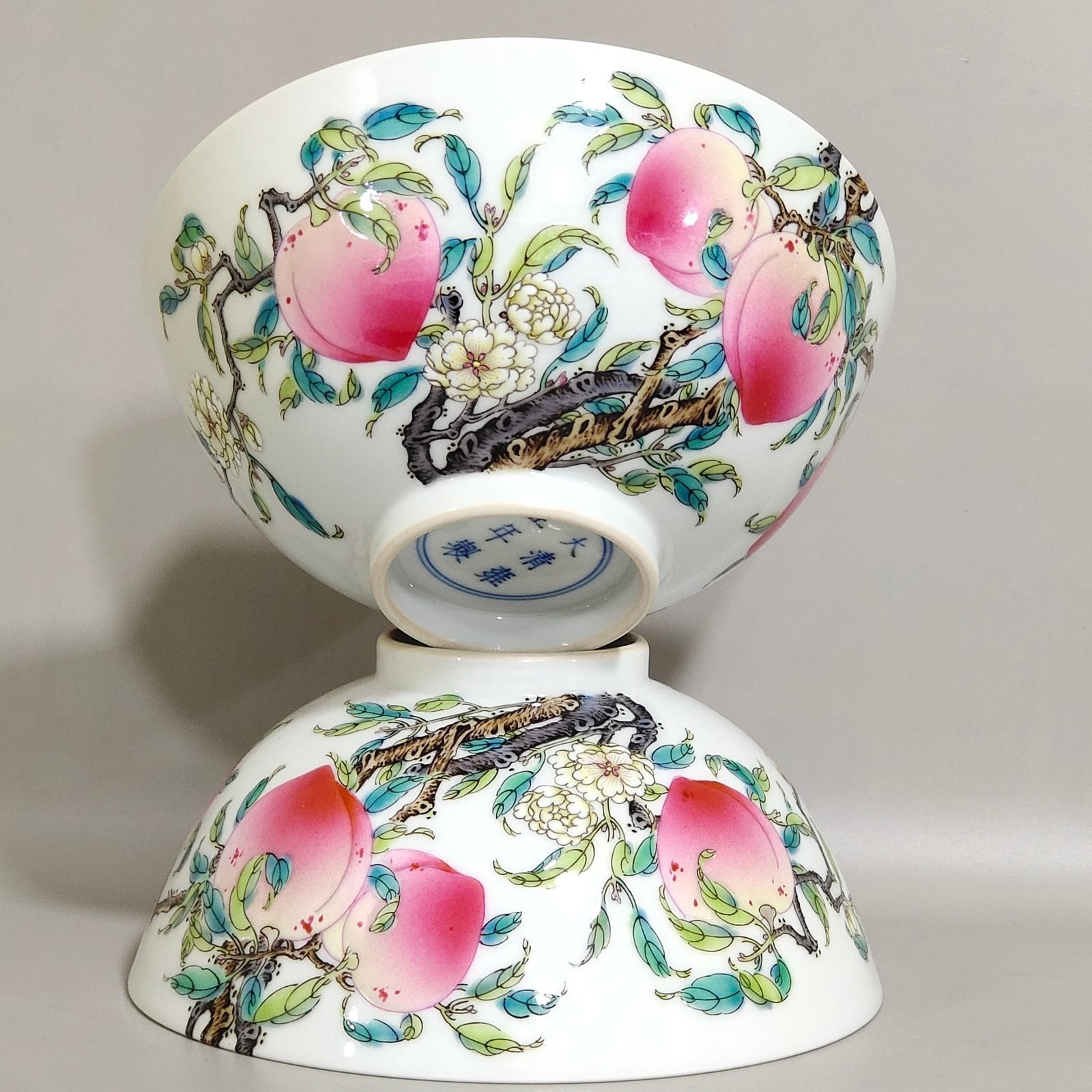 Qing Dynasty Yongzheng Five Blessings and Six Peach Branch Bowl
