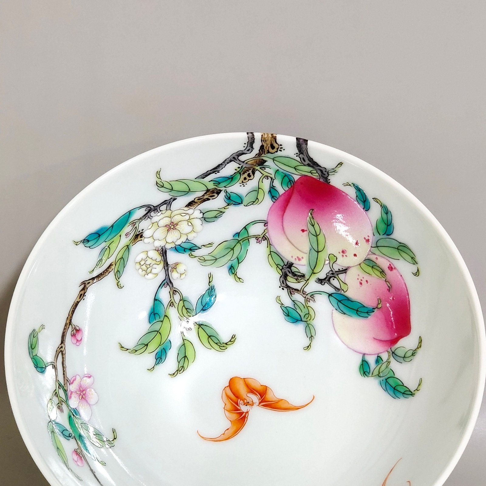 Qing Dynasty Yongzheng Five Blessings and Six Peach Branch Bowl