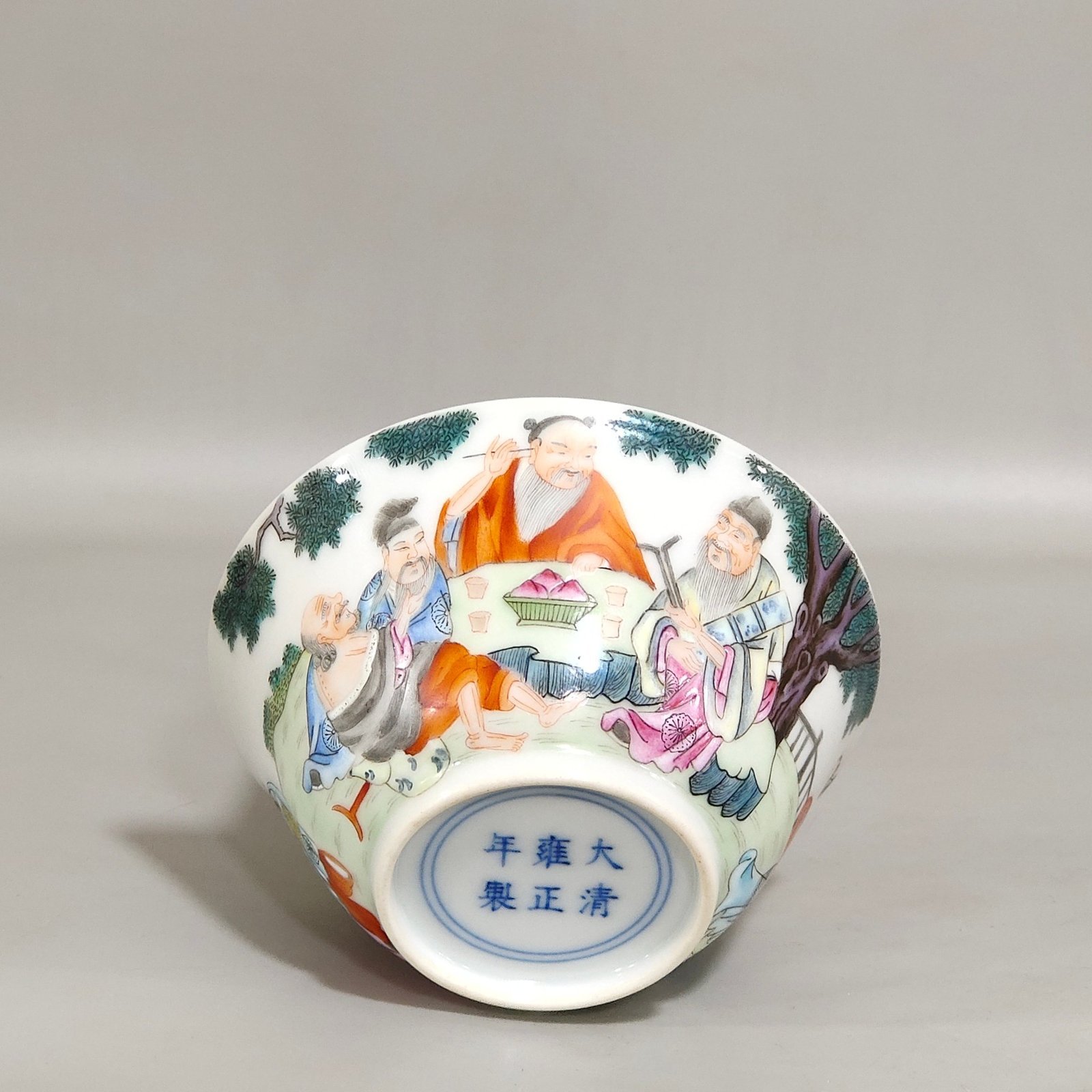 Qing Dynasty Yongzheng The Eight Immortals Cup