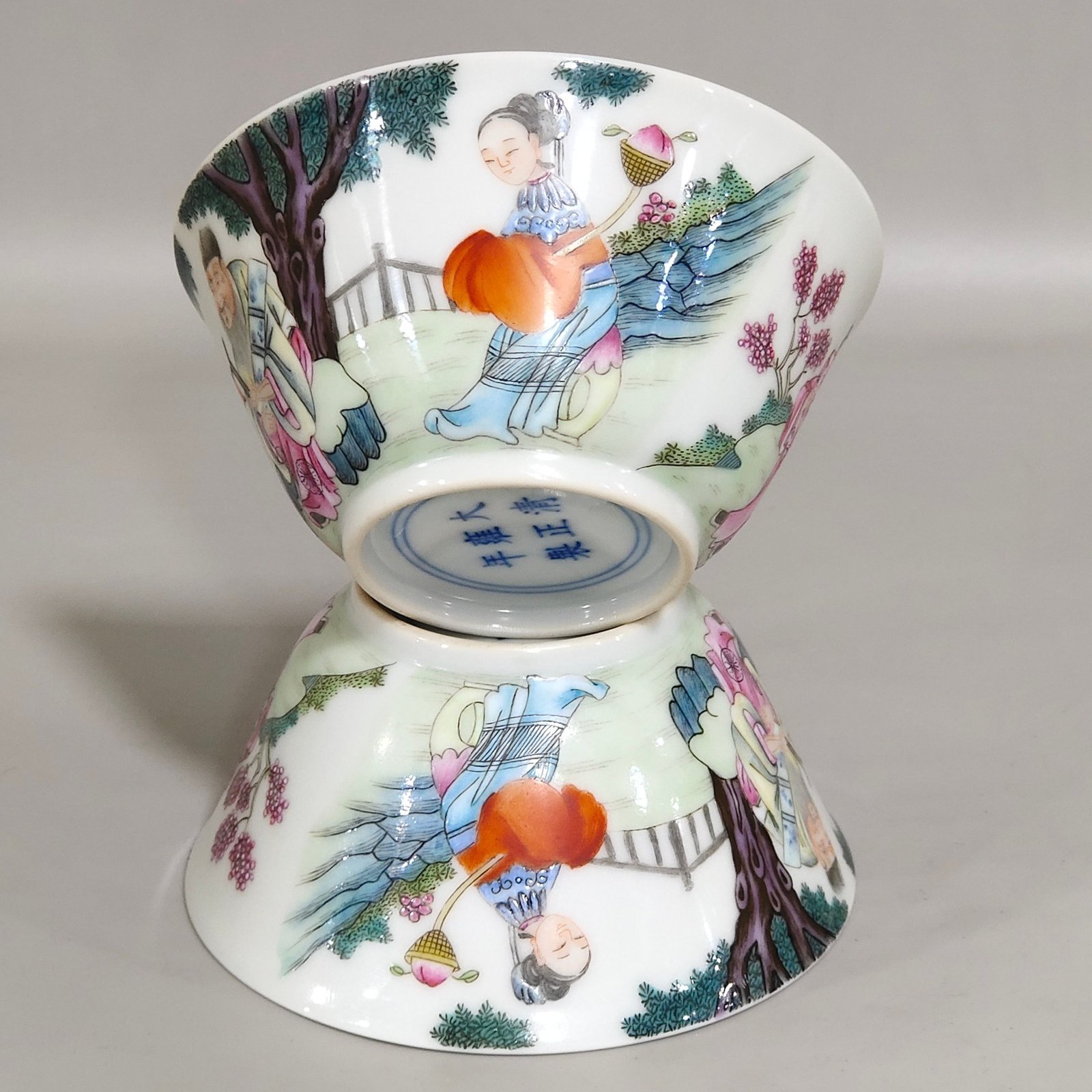 Qing Dynasty Yongzheng The Eight Immortals Cup