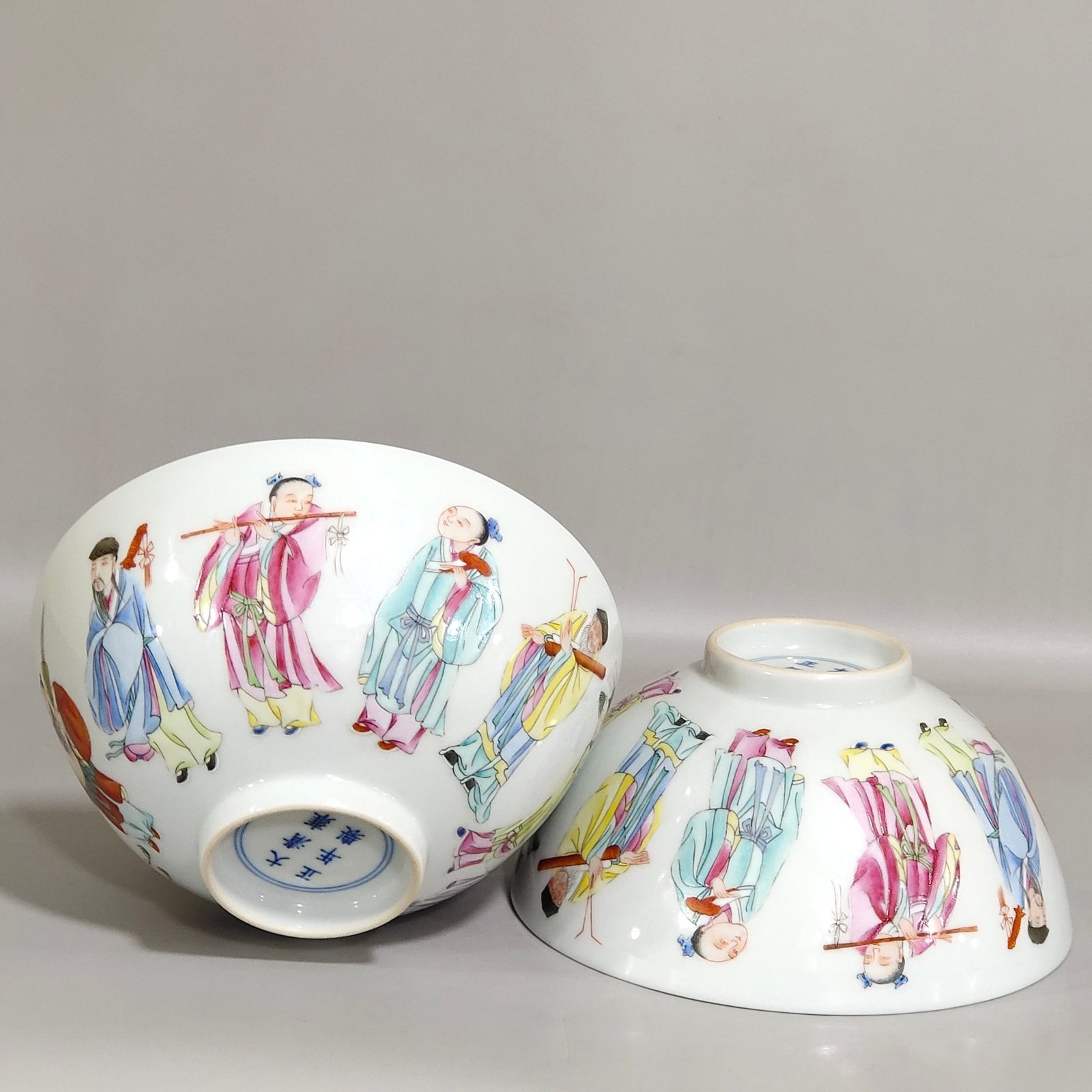 Qing Dynasty Yongzheng figure Eight Immortals bowl