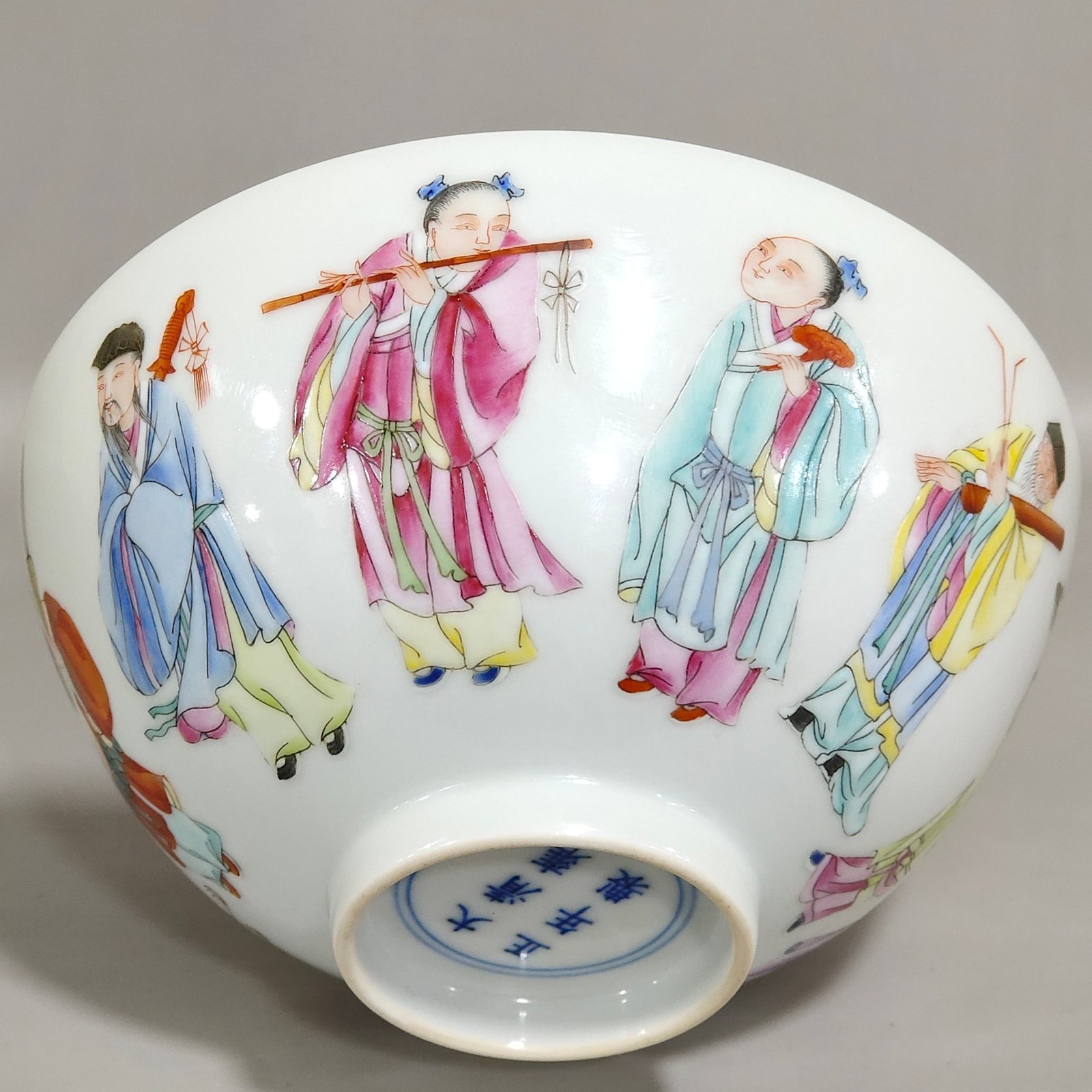 Qing Dynasty Yongzheng figure Eight Immortals bowl