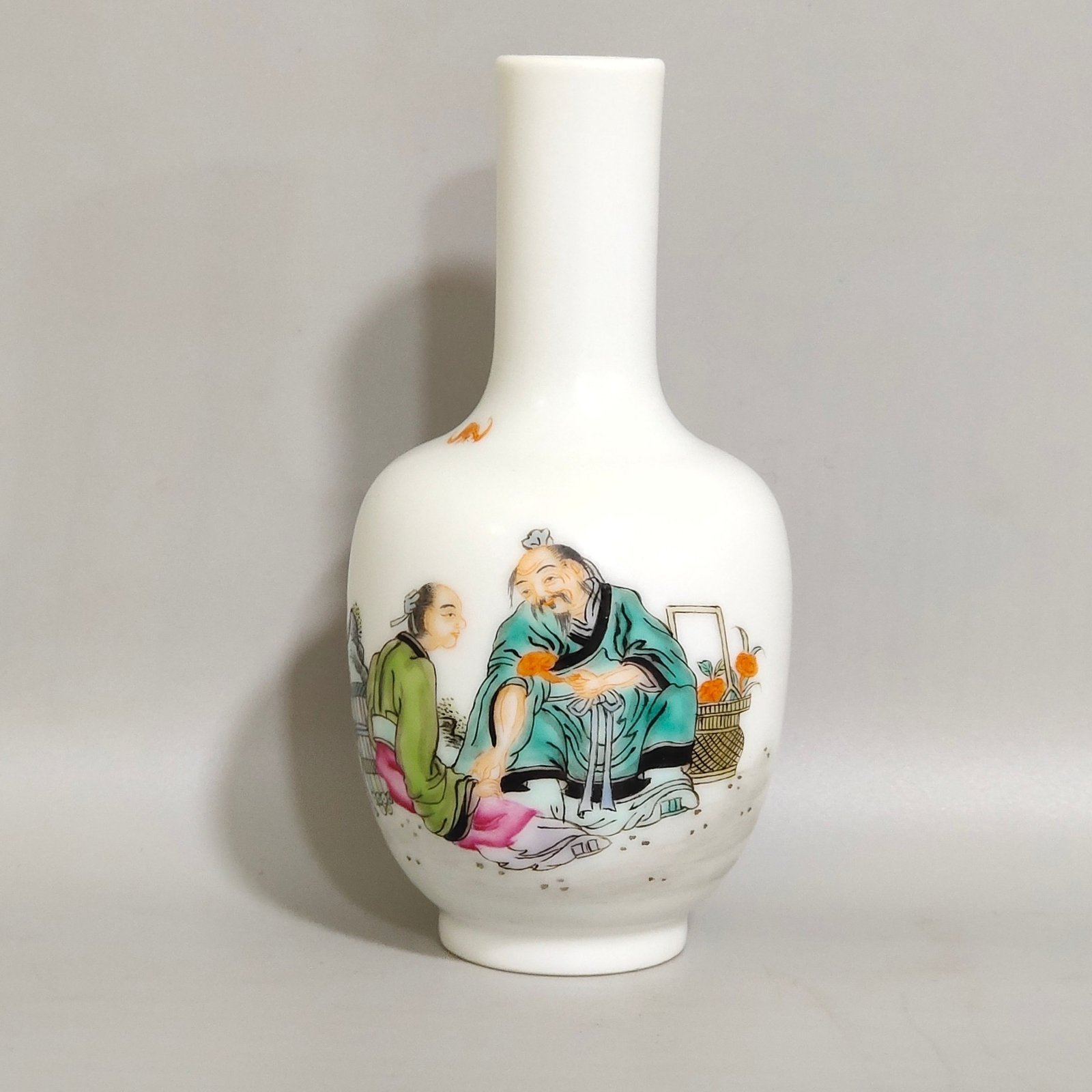Qing Dynasty Yongzheng character story vial