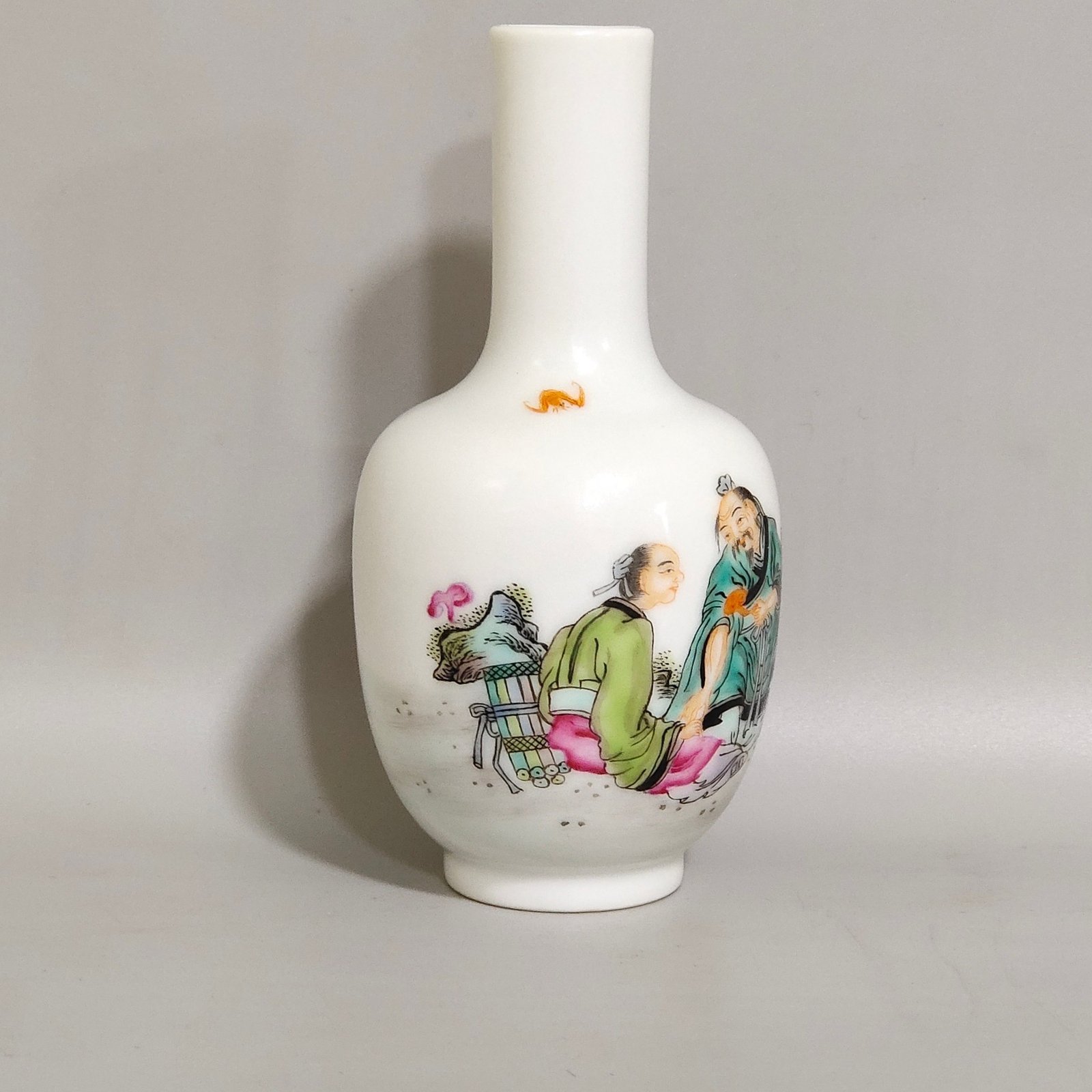 Qing Dynasty Yongzheng character story vial