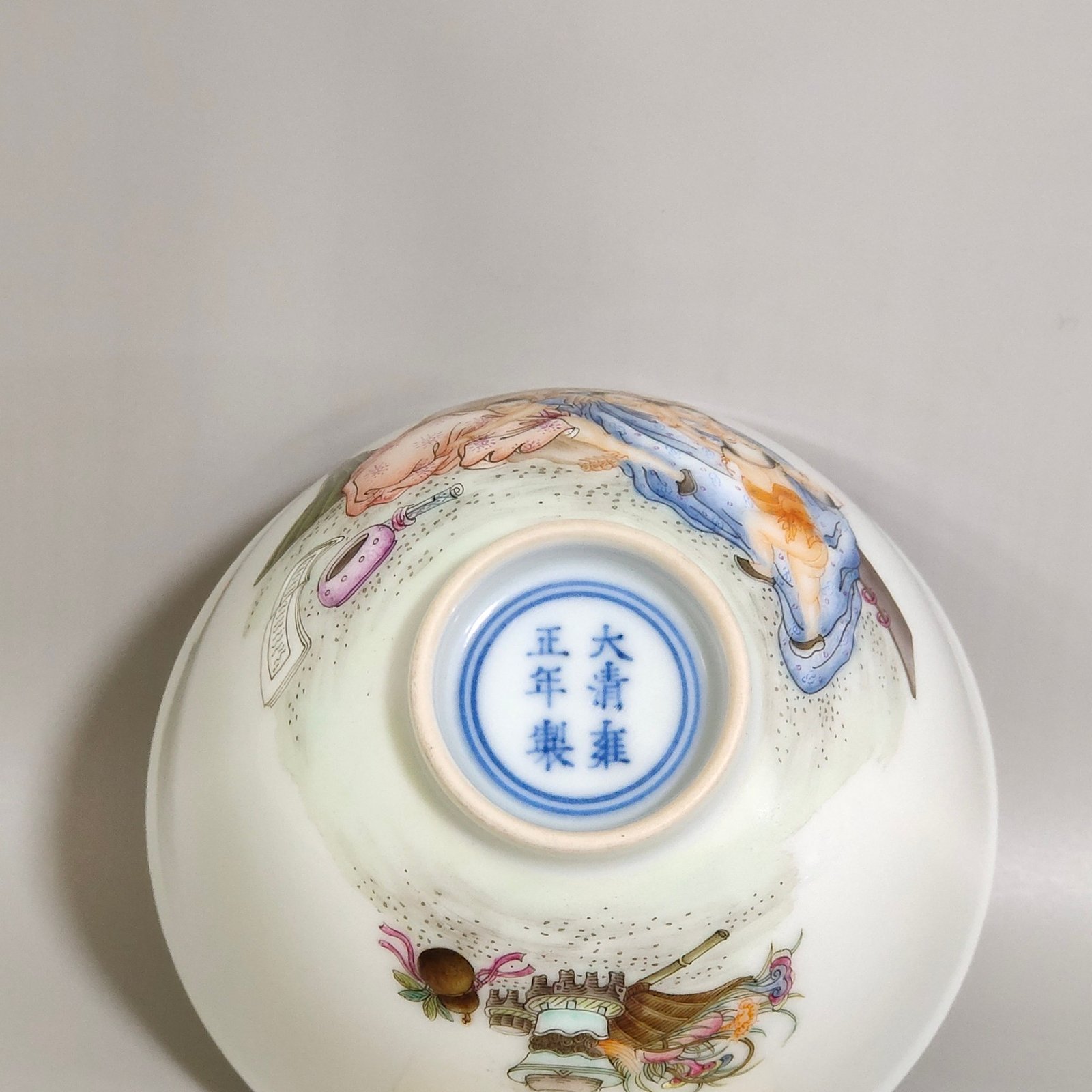 Qing Dynasty Yongzheng character story cup