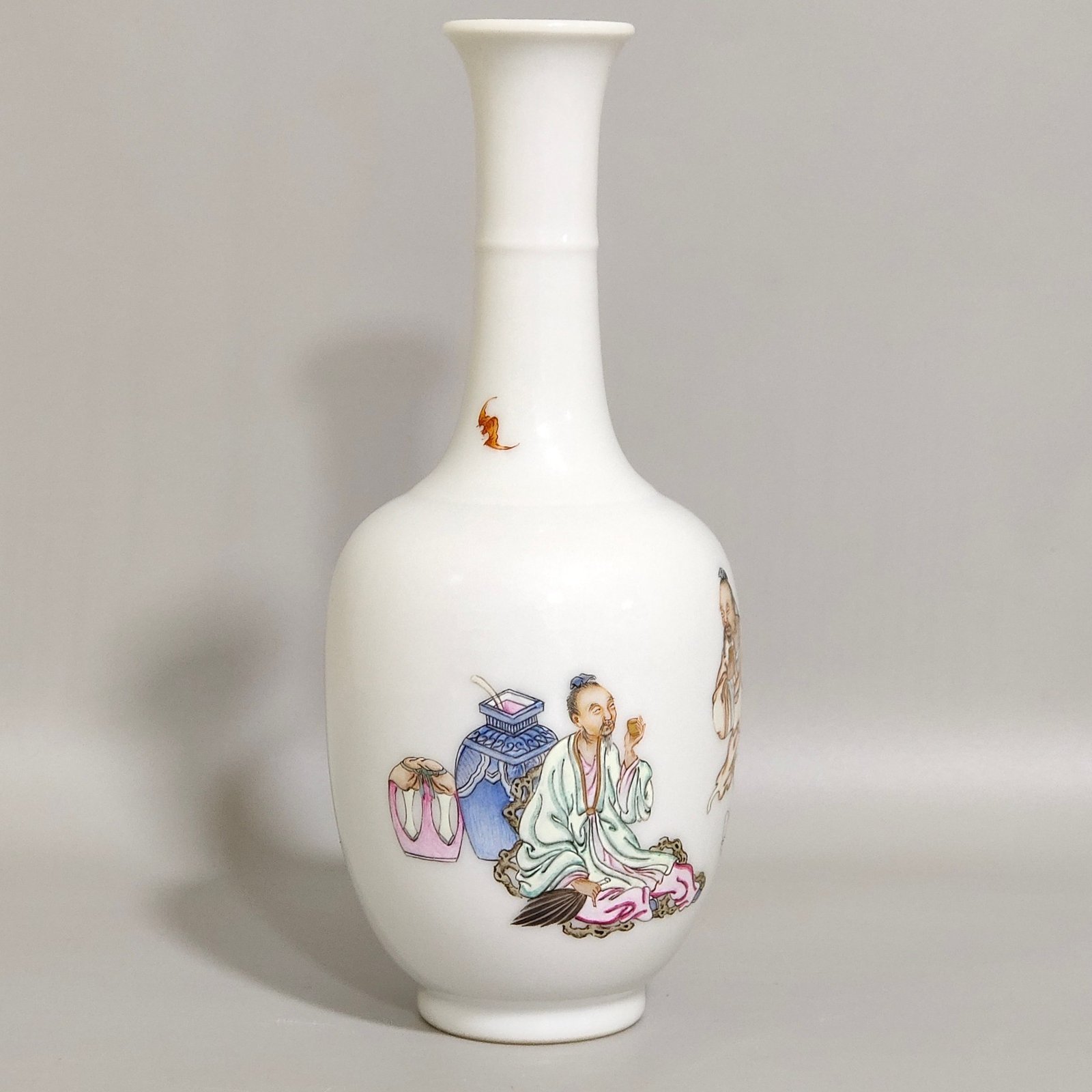 Qing Dynasty Yongzheng character story flask
