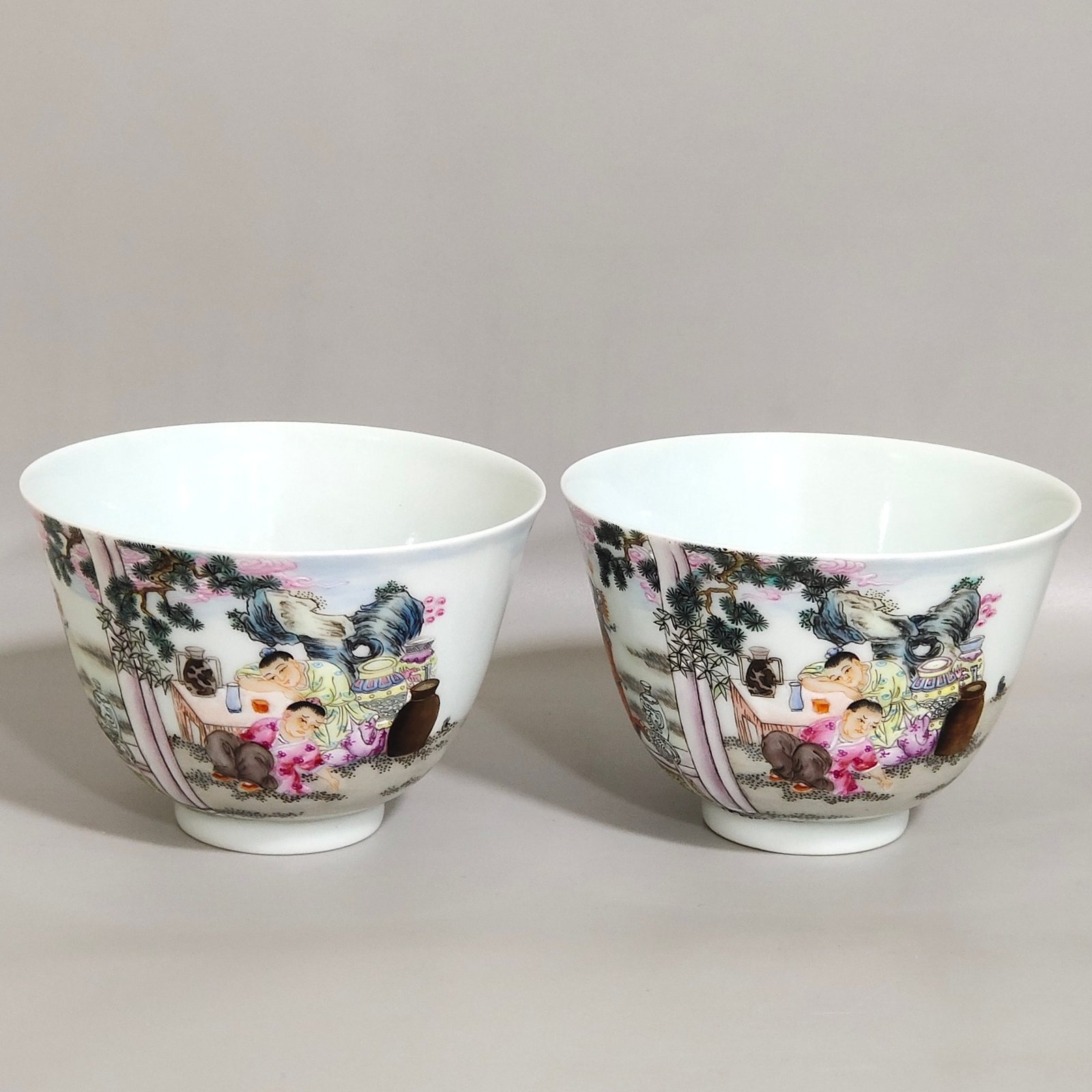 Qing Dynasty Yongzheng character story drinking cup