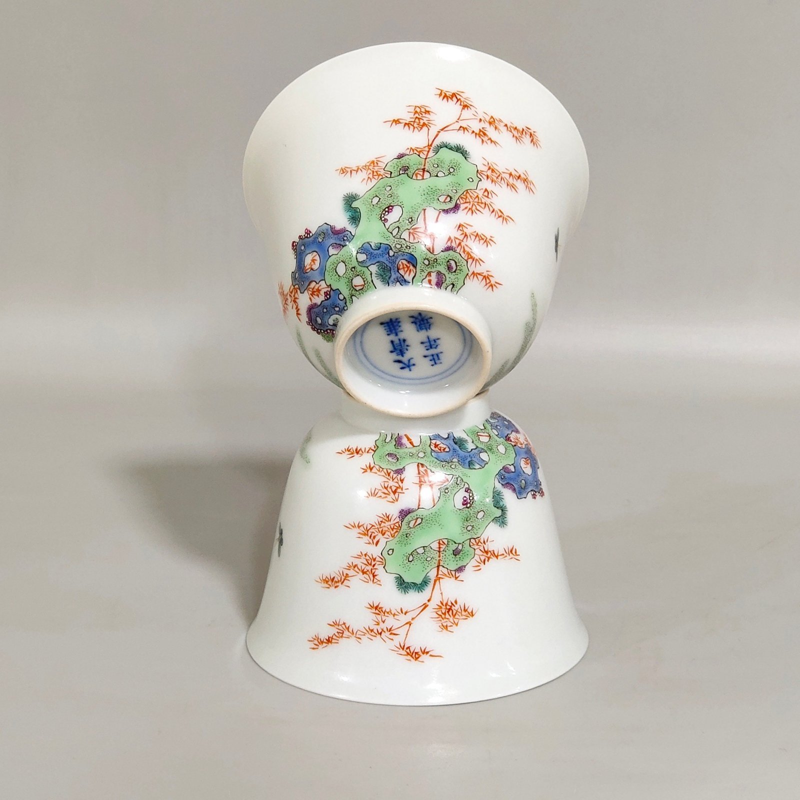 Qing Dynasty Yongzheng lady’s belt picture thin cup