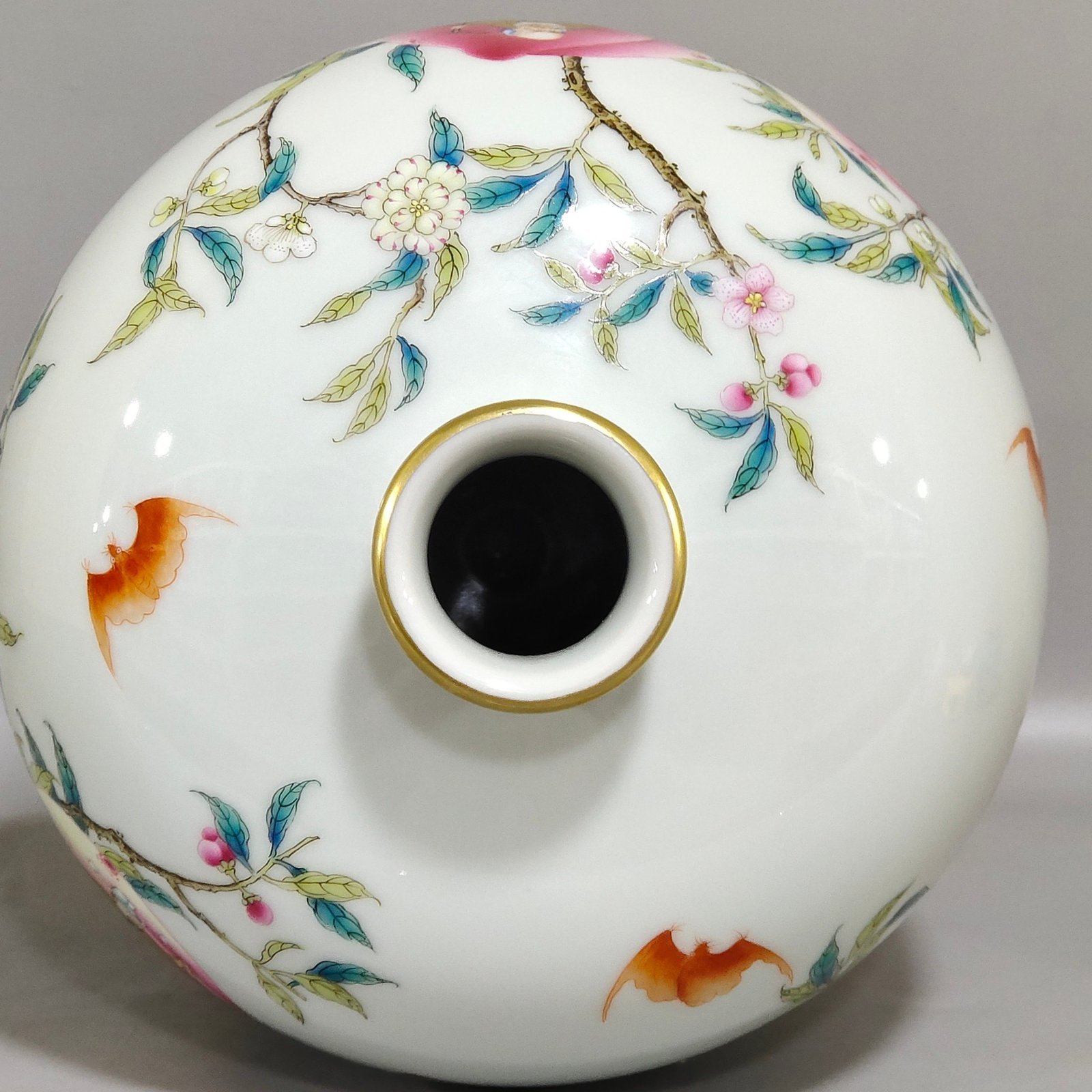 Qing Dynasty Yongzheng Eight Peach and Eight Immortals birthday plum vase