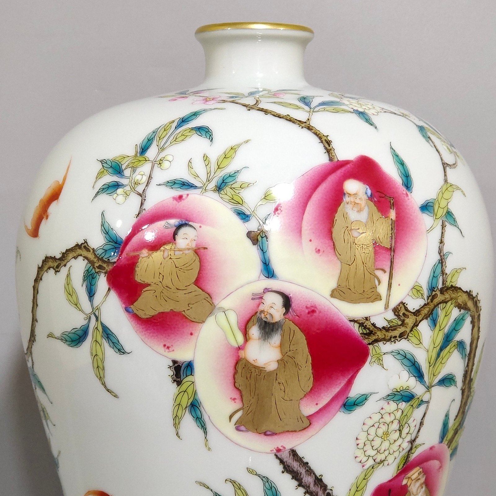 Qing Dynasty Yongzheng Eight Peach and Eight Immortals birthday plum vase