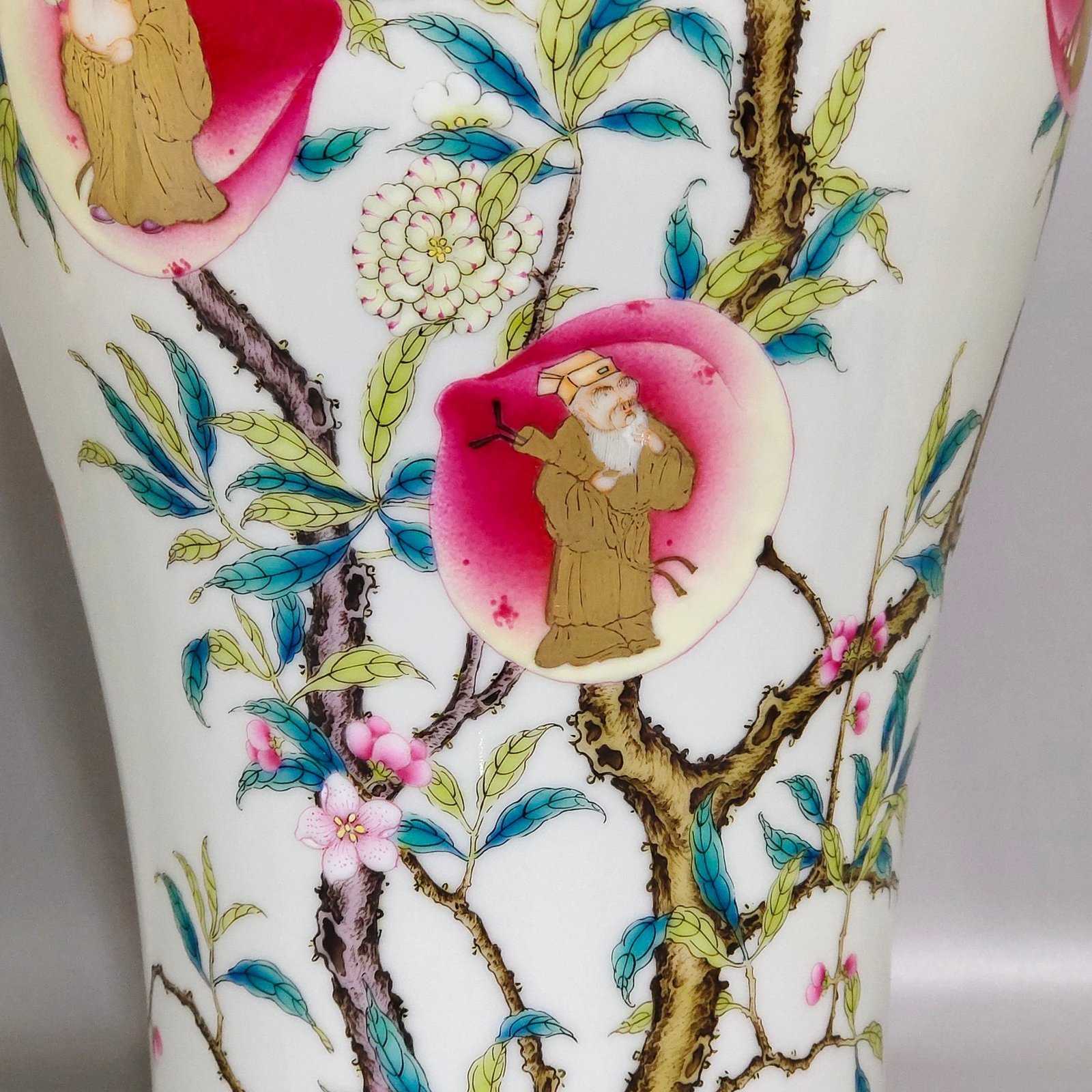 Qing Dynasty Yongzheng Eight Peach and Eight Immortals birthday plum vase