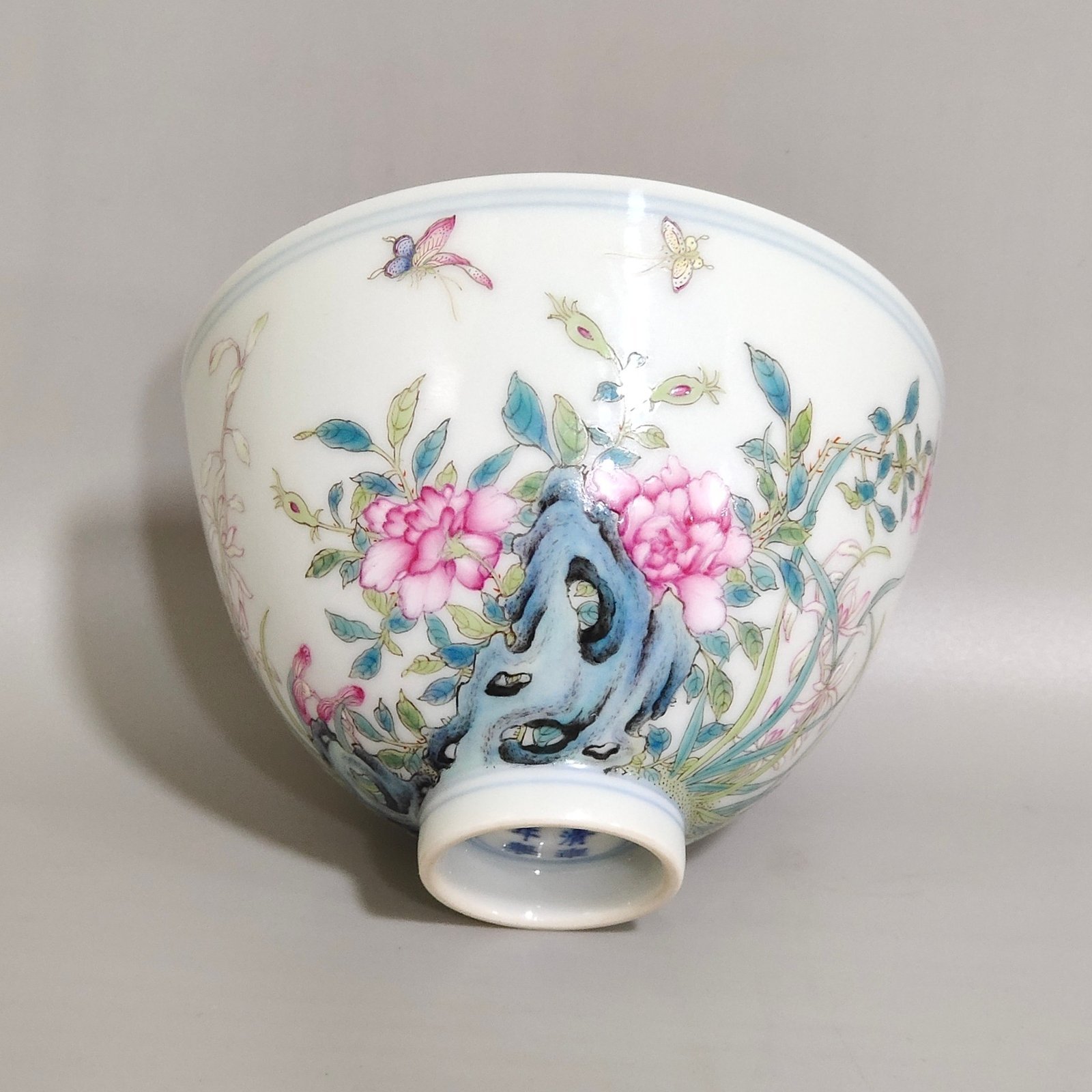Qing Dynasty Yongzheng orchid-painted chicken heart cup