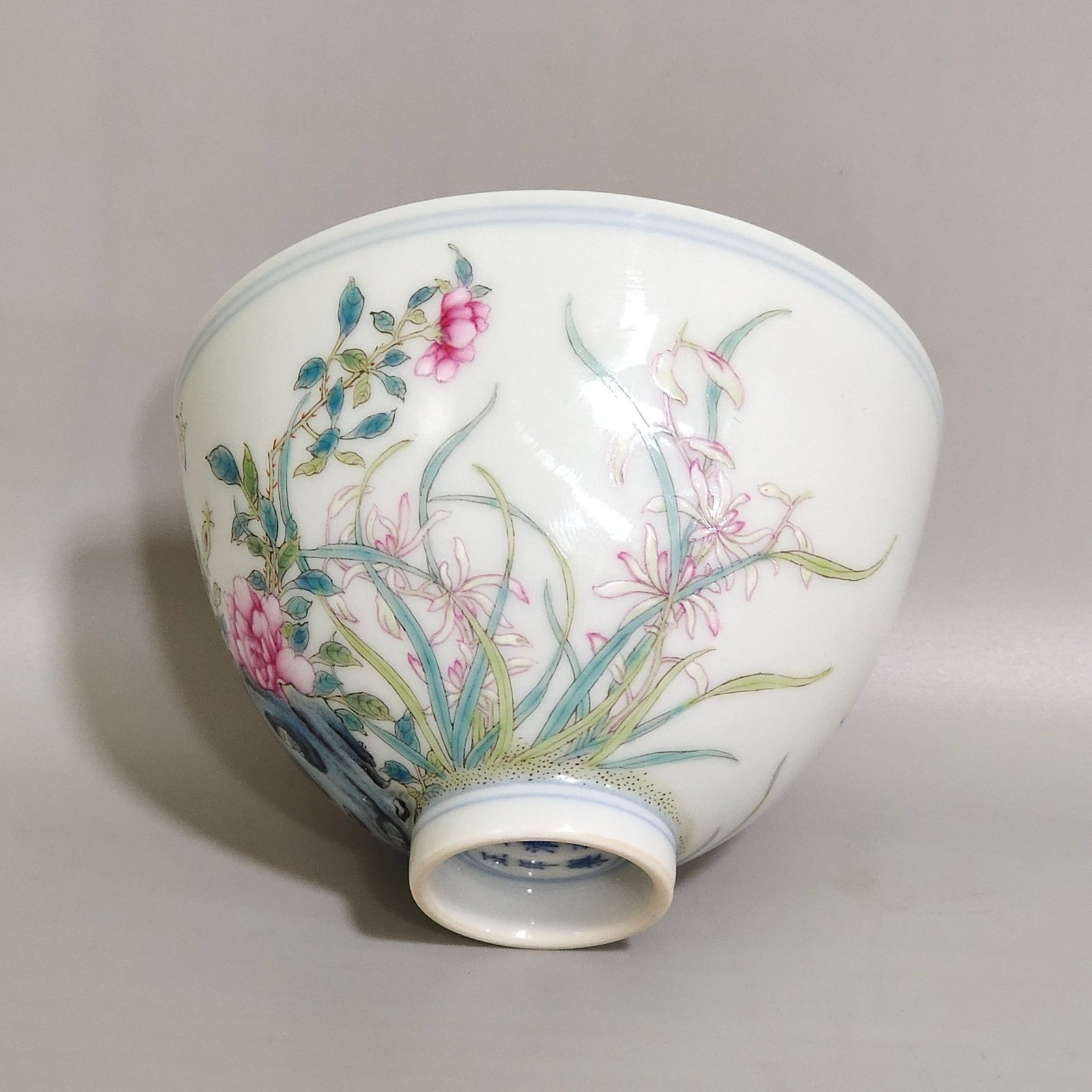 Qing Dynasty Yongzheng orchid-painted chicken heart cup