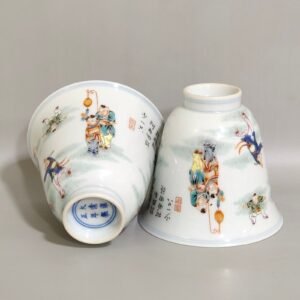 Qing Dynasty Yongzheng A bell cup inscribed with a poem