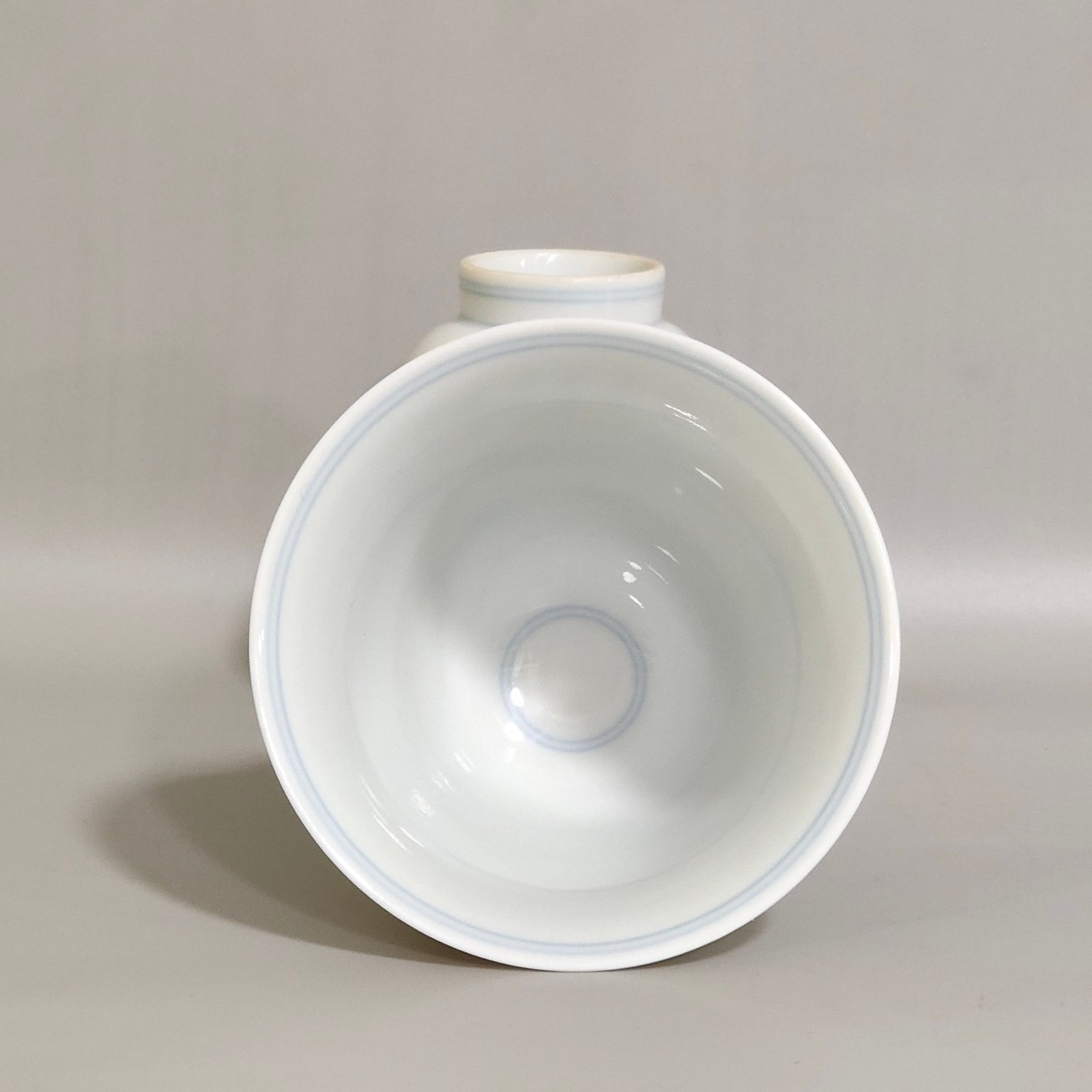 Qing Dynasty Yongzheng A bell cup inscribed with a poem