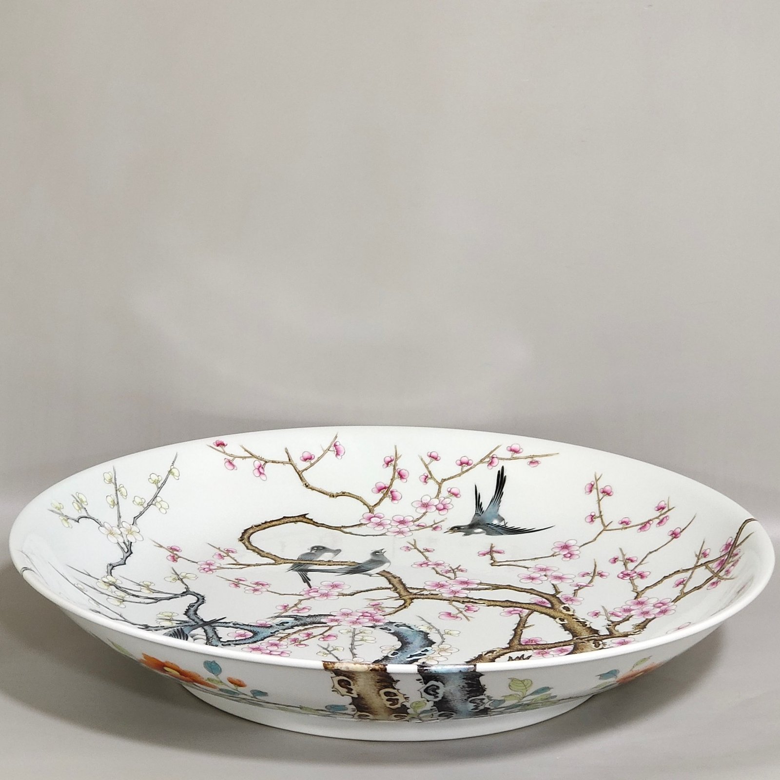 Qing Dynasty Yongzheng Famille Rose porcelain plate