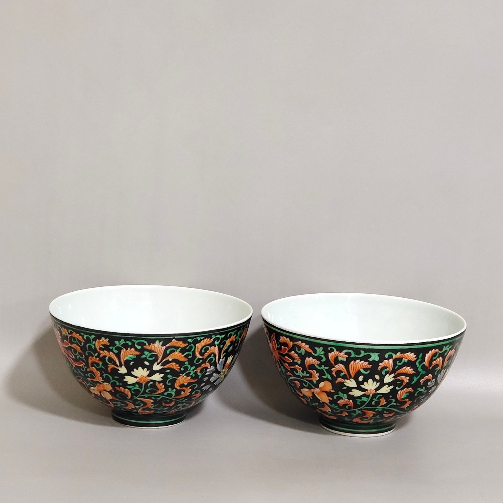Qing Dynasty Yongzheng ink pastel flower pattern tea round