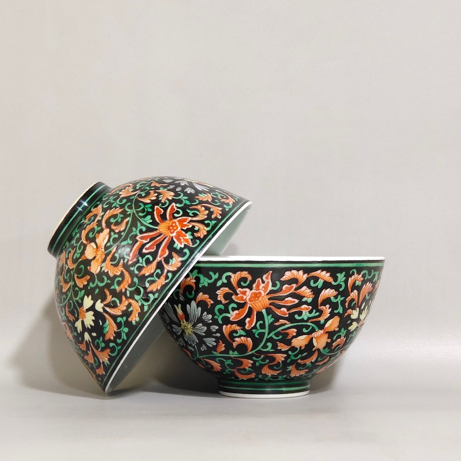 Qing Dynasty Yongzheng ink pastel flower pattern tea round