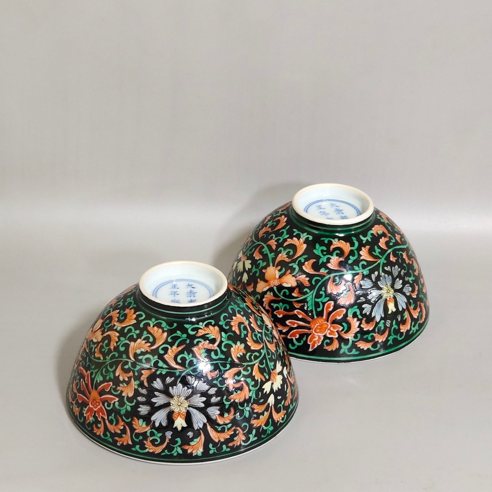 Qing Dynasty Yongzheng ink pastel flower pattern tea round