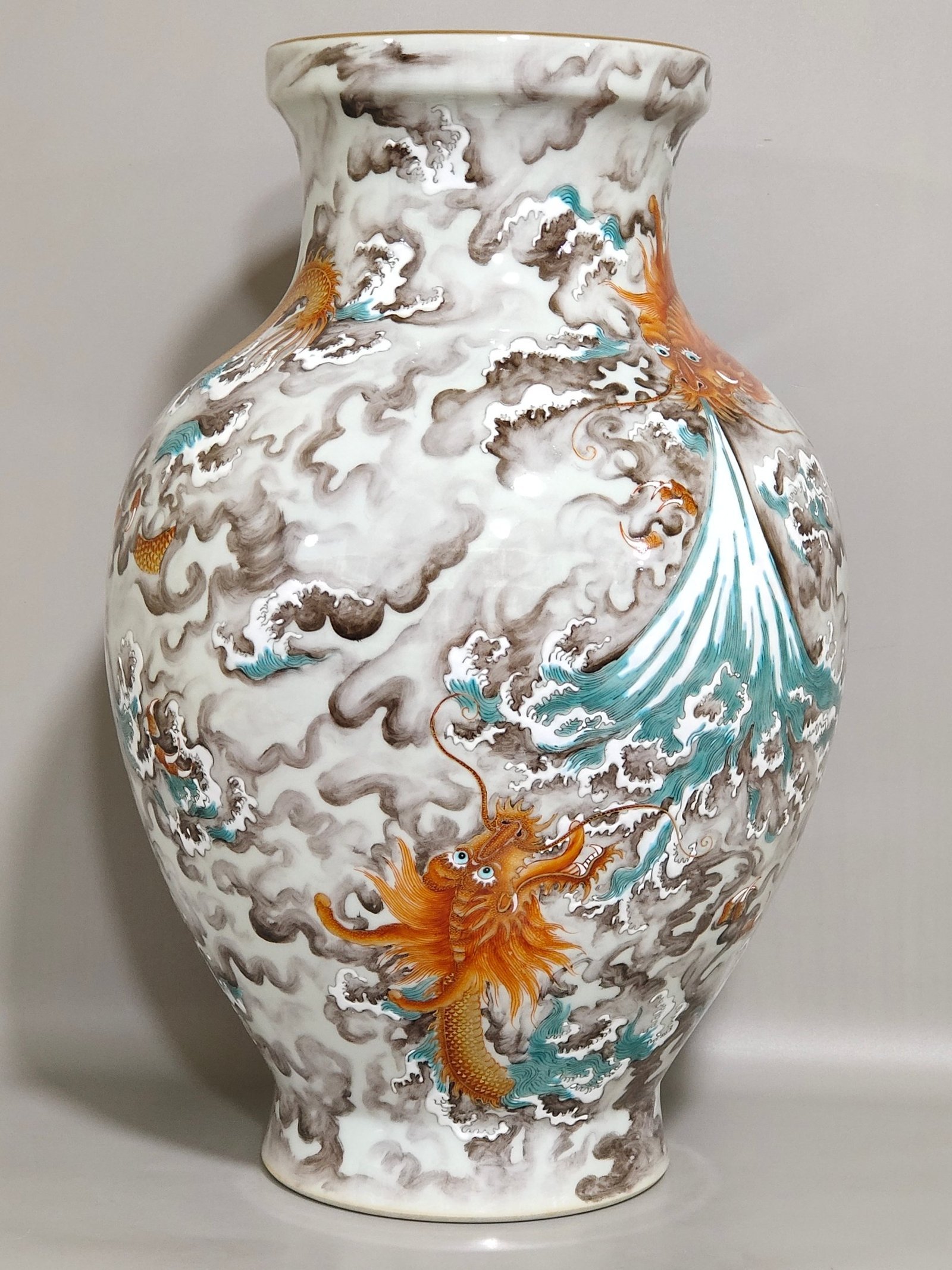 Qing Dynasty Yongzheng ink and color Canglong Jiaozi vase