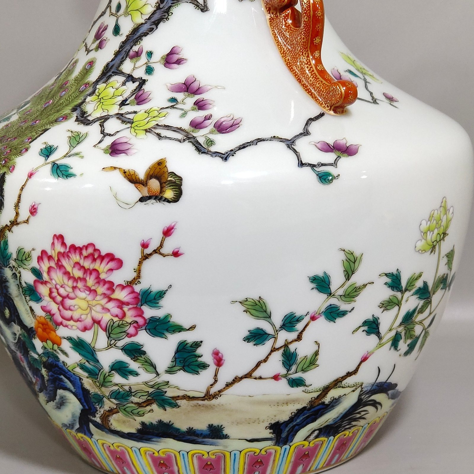 Qing Dynasty Yongzheng peacock double-eared statue