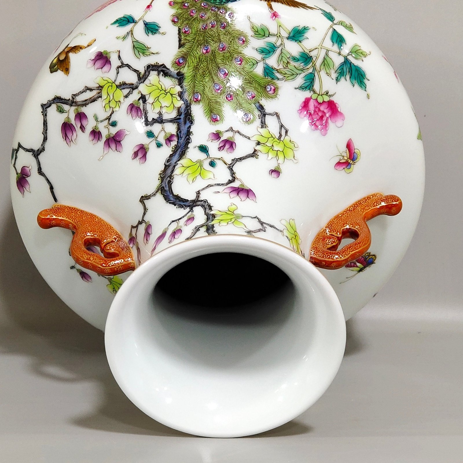 Qing Dynasty Yongzheng peacock double-eared statue