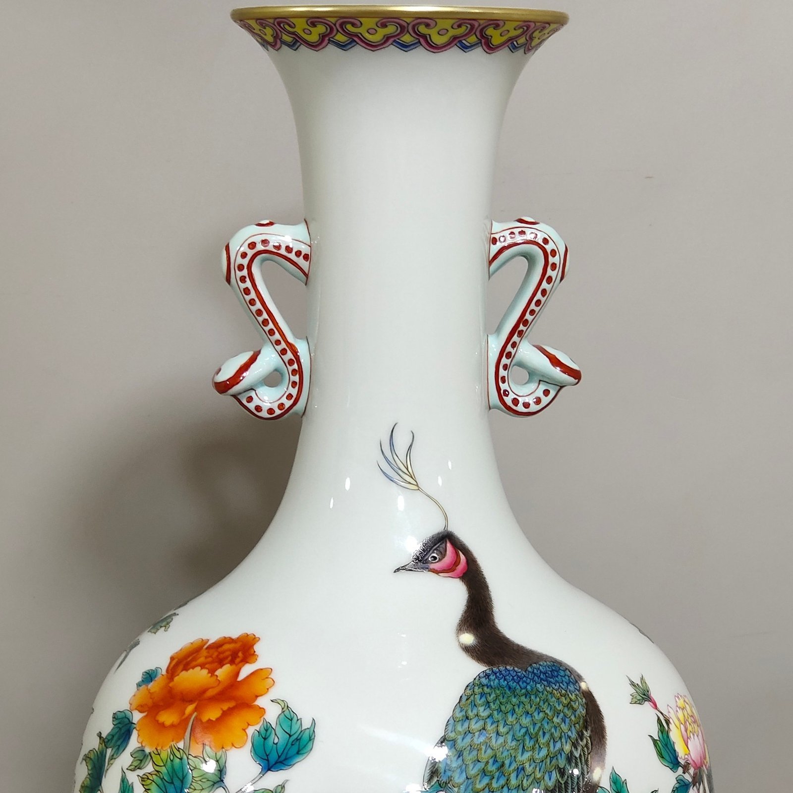 Qing Dynasty Yongzheng peacock vase with open tail and two ears inscribed with poetry
