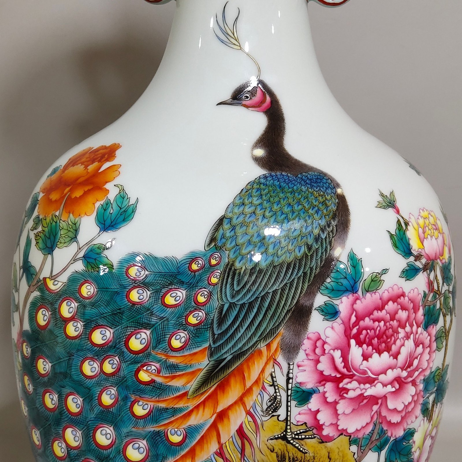 Qing Dynasty Yongzheng peacock vase with open tail and two ears inscribed with poetry