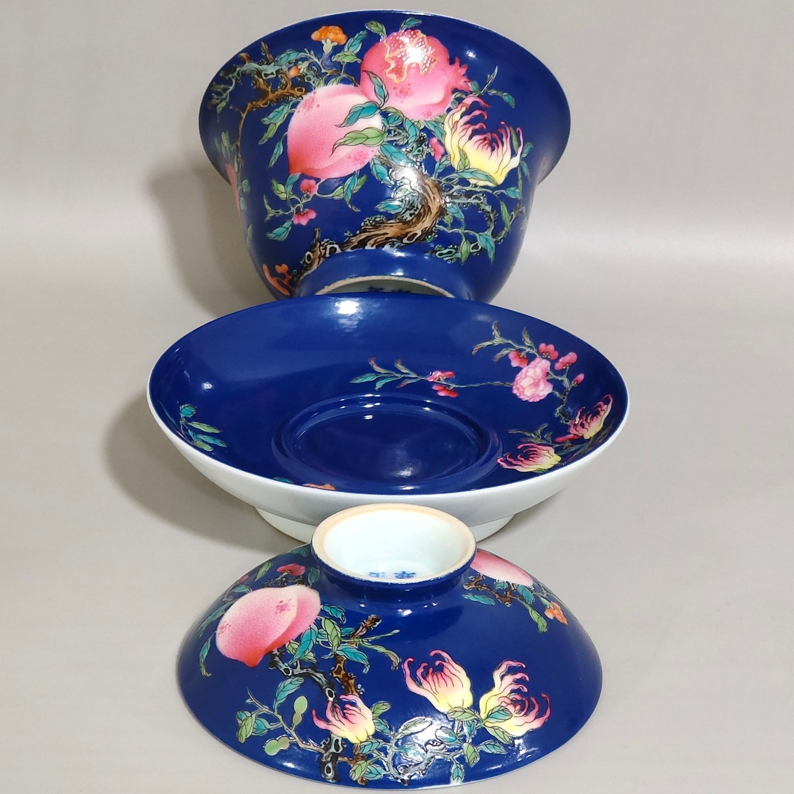 Qing Dynasty Yongzheng sapphire blue glaze Sanduo Sancai bowl