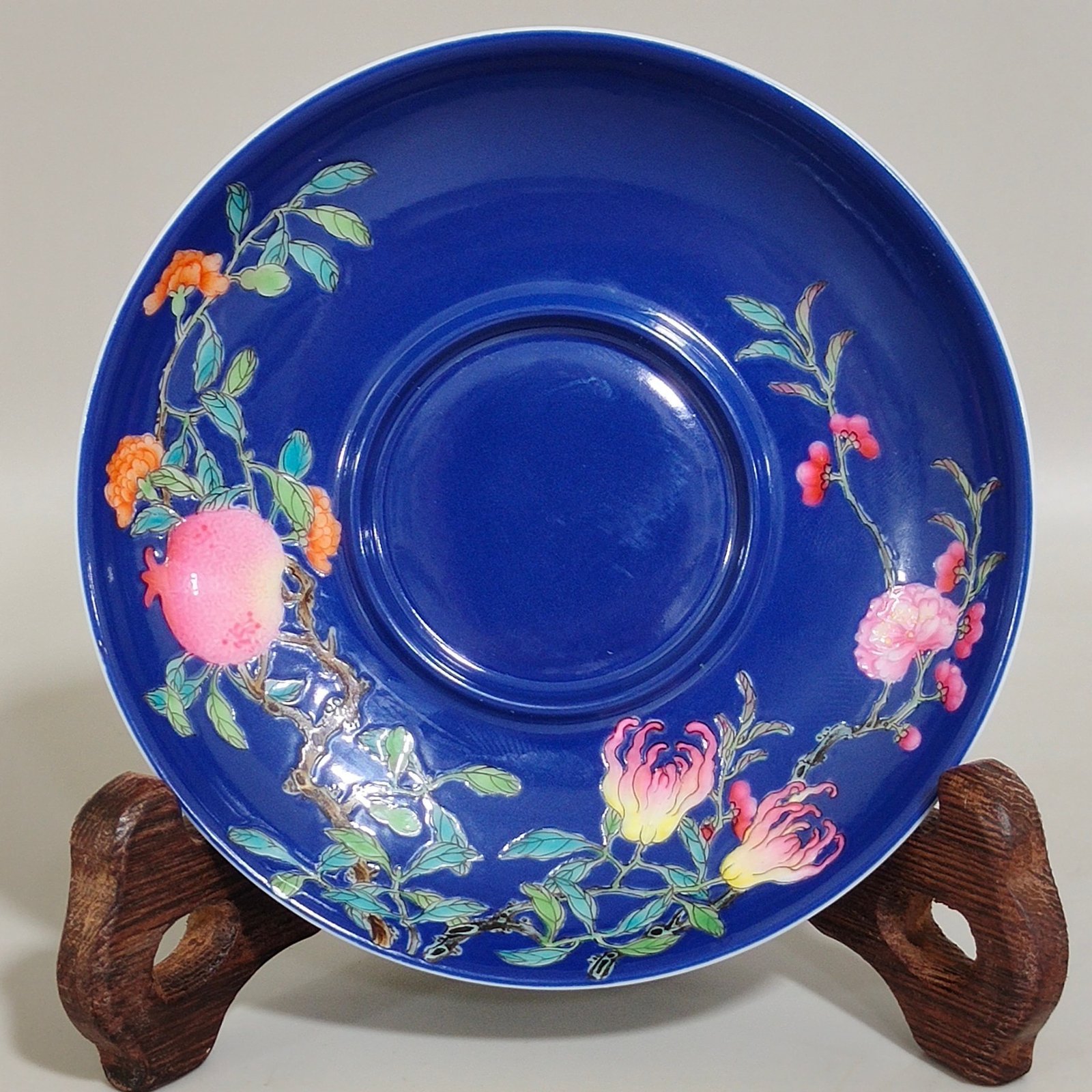 Qing Dynasty Yongzheng sapphire blue glaze Sanduo Sancai bowl