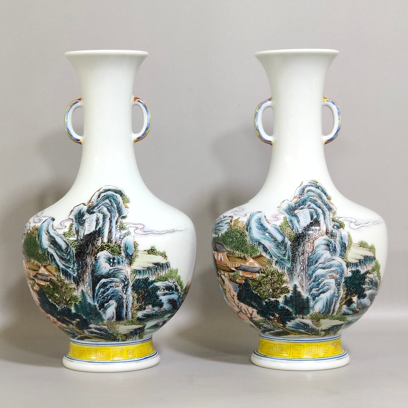Qing Dynasty Yongzheng landscape amphorae