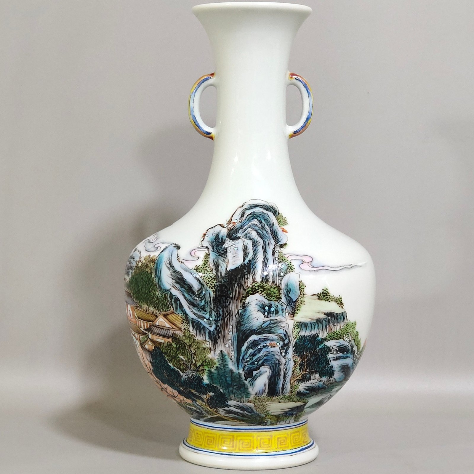 Qing Dynasty Yongzheng landscape amphorae