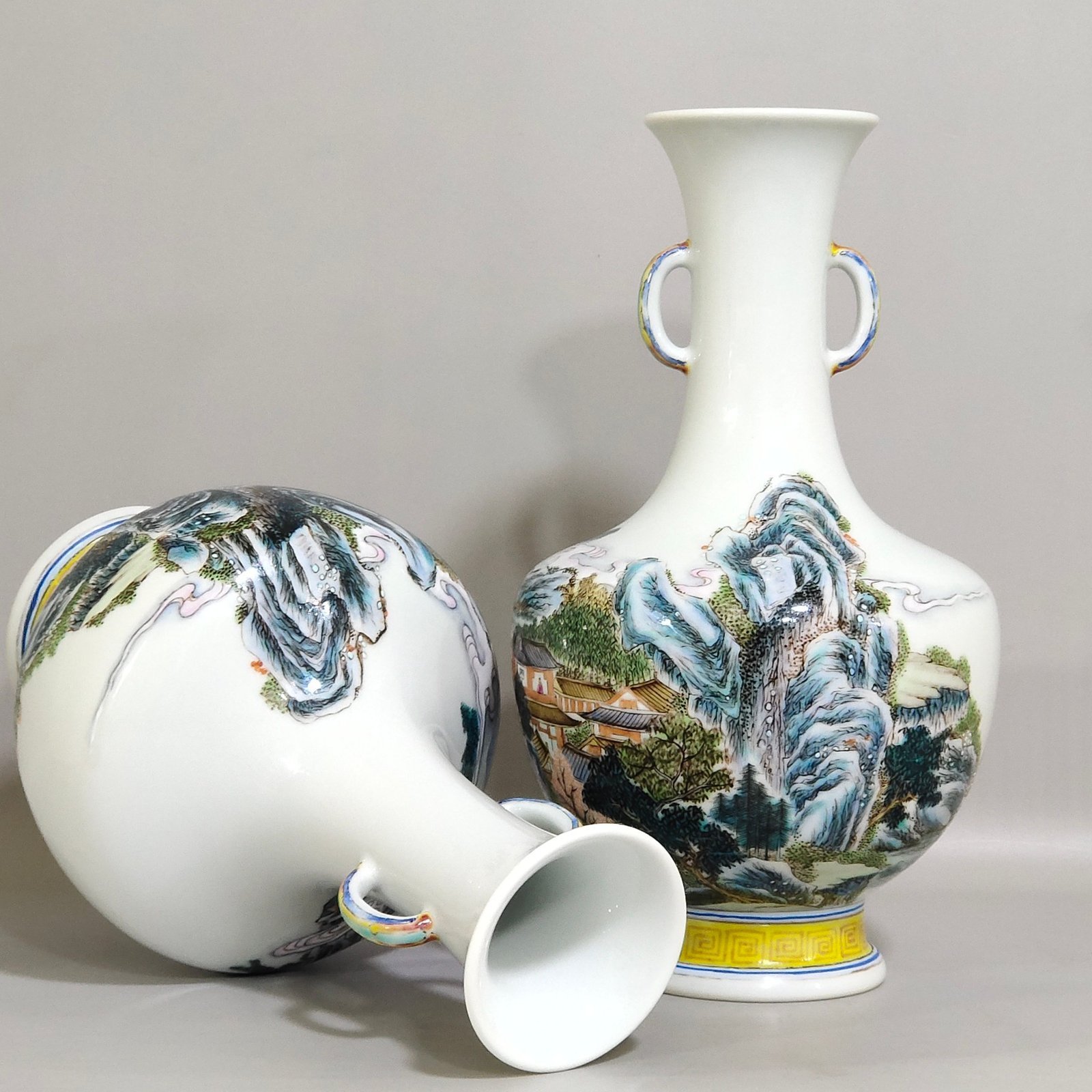 Qing Dynasty Yongzheng landscape amphorae