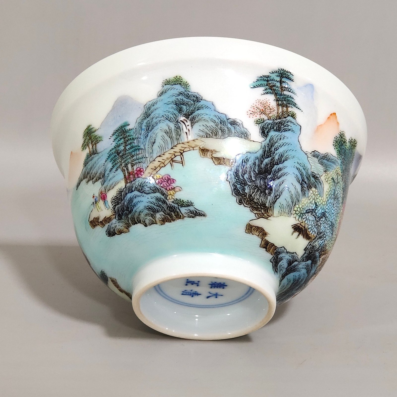 Qing Dynasty Yongzheng landscape bowl